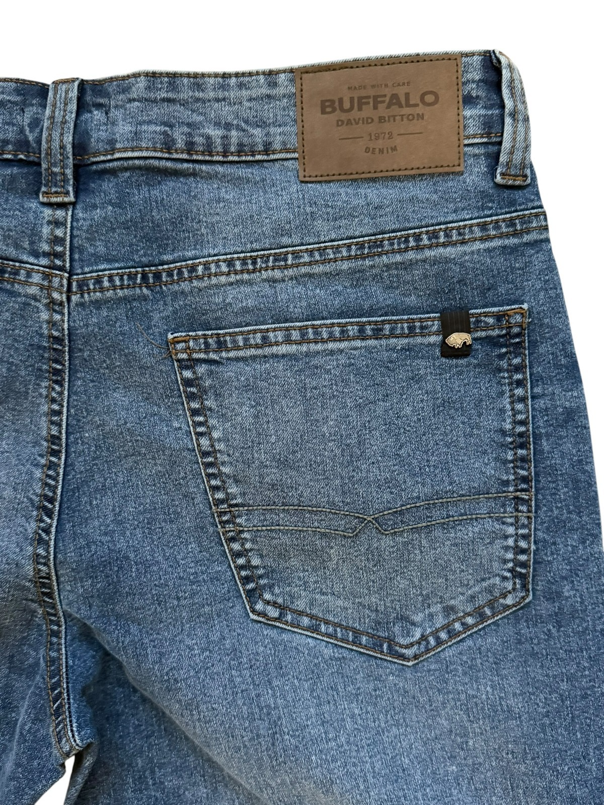 Buffalo David Bitton Men’s 32×30 Relaxed Straight Driven Jeans Medium Blue NWT