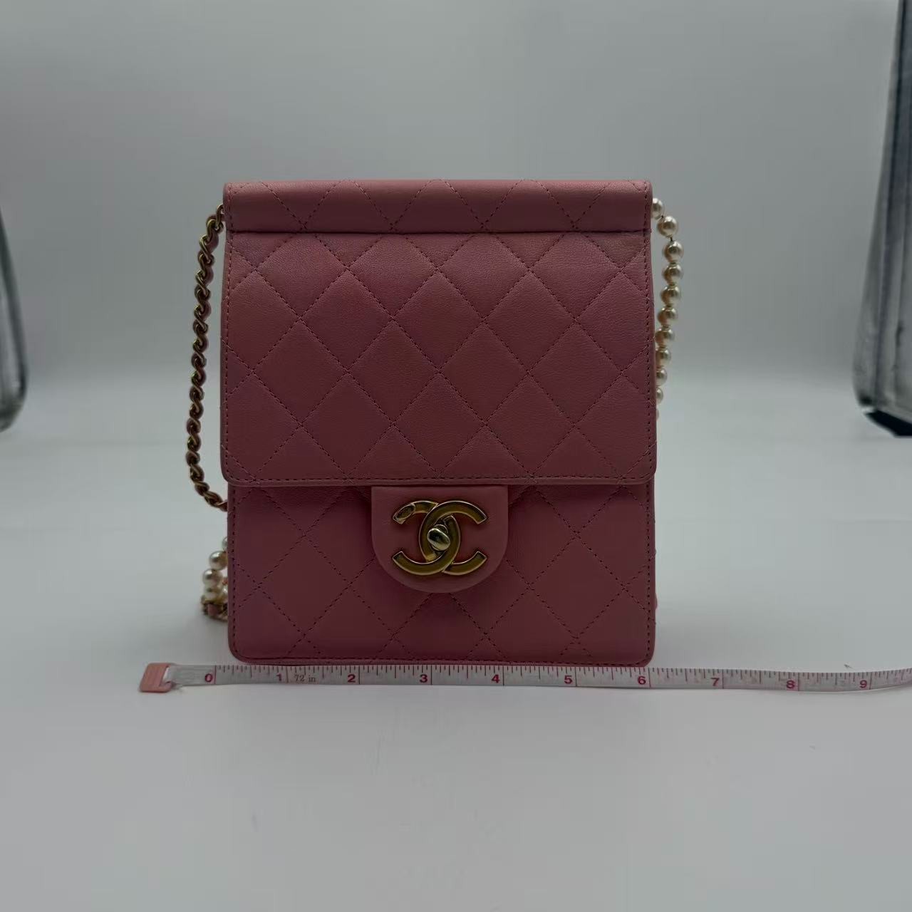 CHANEL pink diamond pearl chain vertical box bag H22919