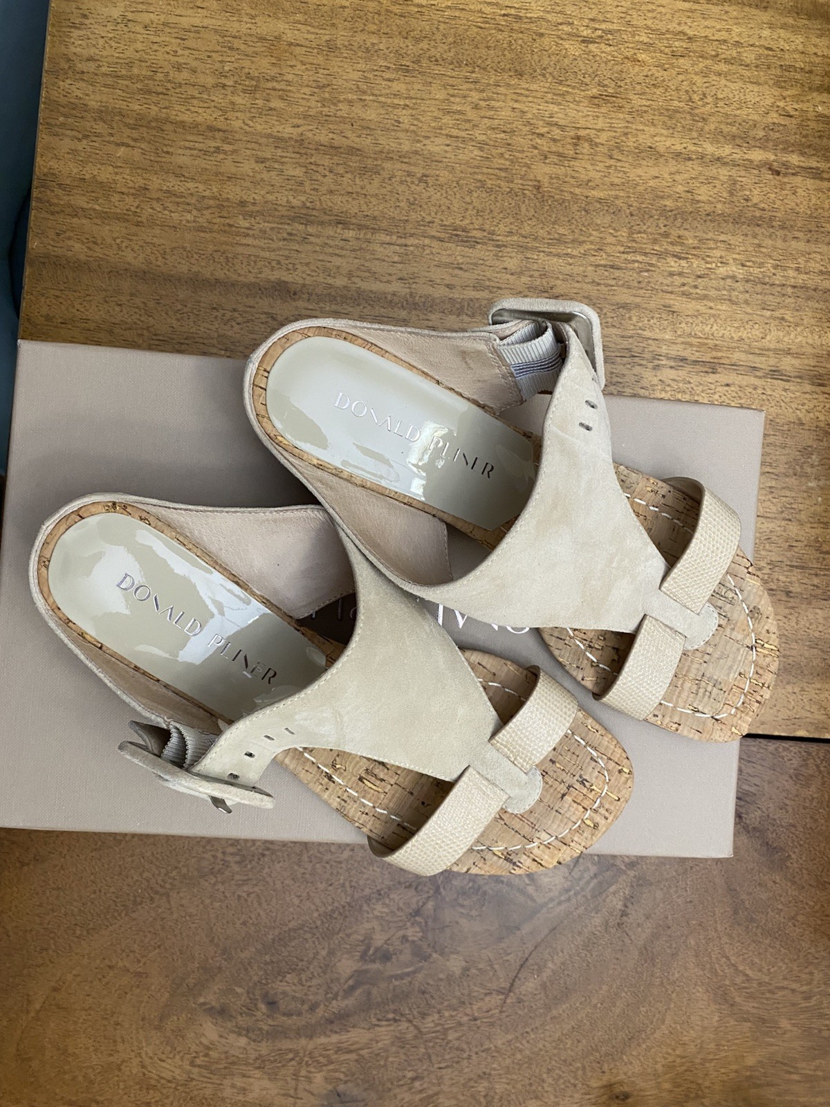 Donald Pliner Wedge Sandels Beige Suede Size 7