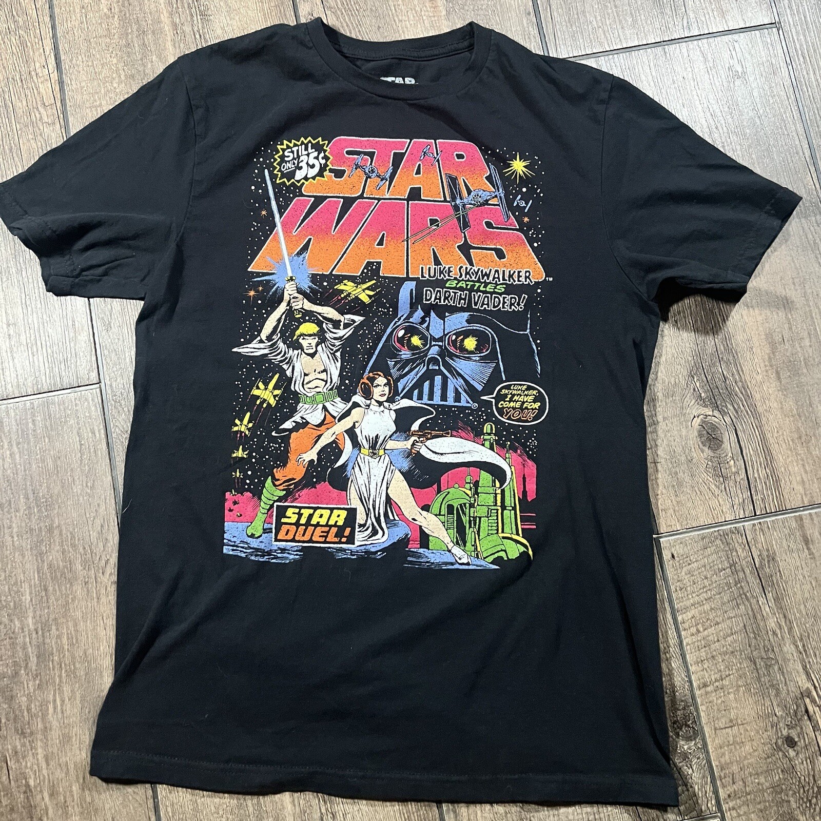 Star Wars Men’s Medium Star Duel Luke And Leia Comic Book Cover Graphic T-Shirt
