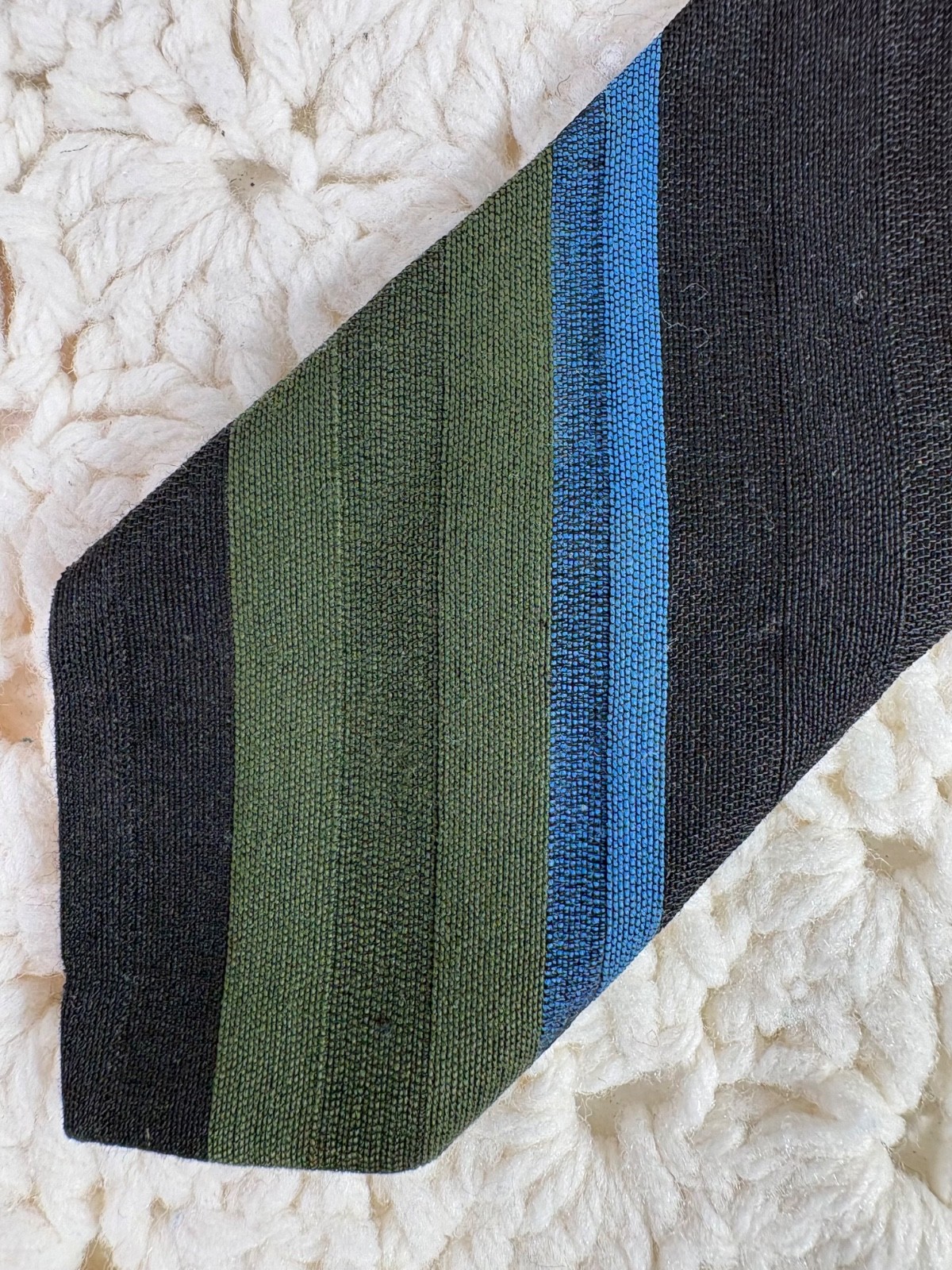 Vtg Superba Men’s Polyester Tie Skinny Striped Green, Black Short 2″x53″ EUC