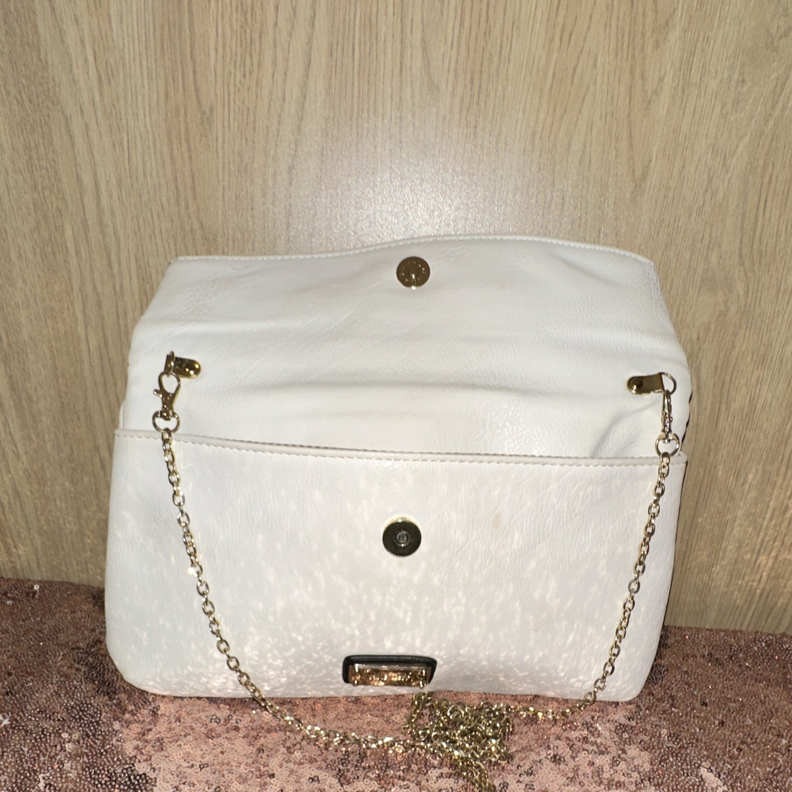 Elle White Clutch Purse Gold Tone Chain Strap Zip & Magnetic, Detachable Strap