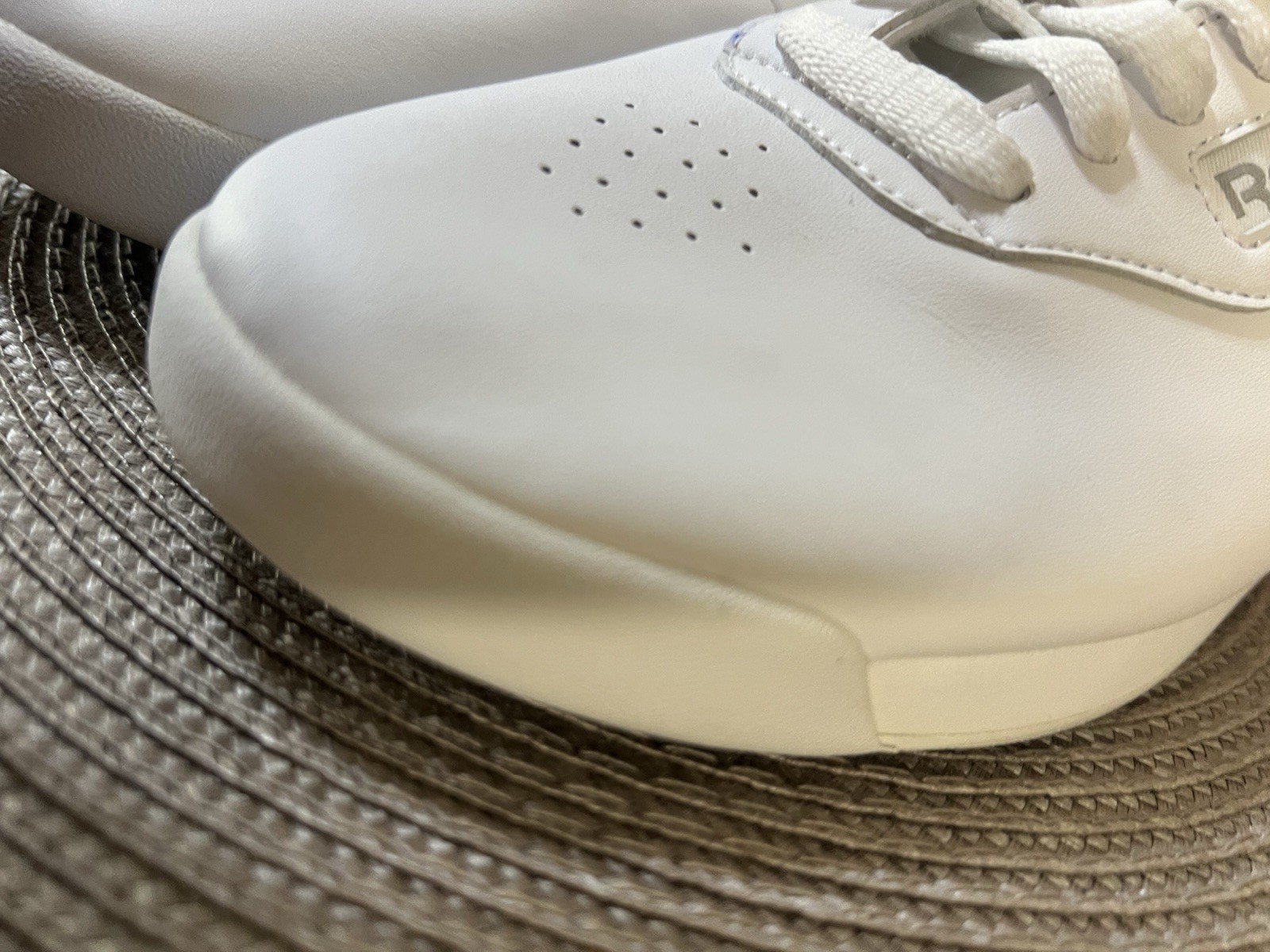 Reebok Classic Princess Sneaker White Y2K, Retro, Womens 8.5 M