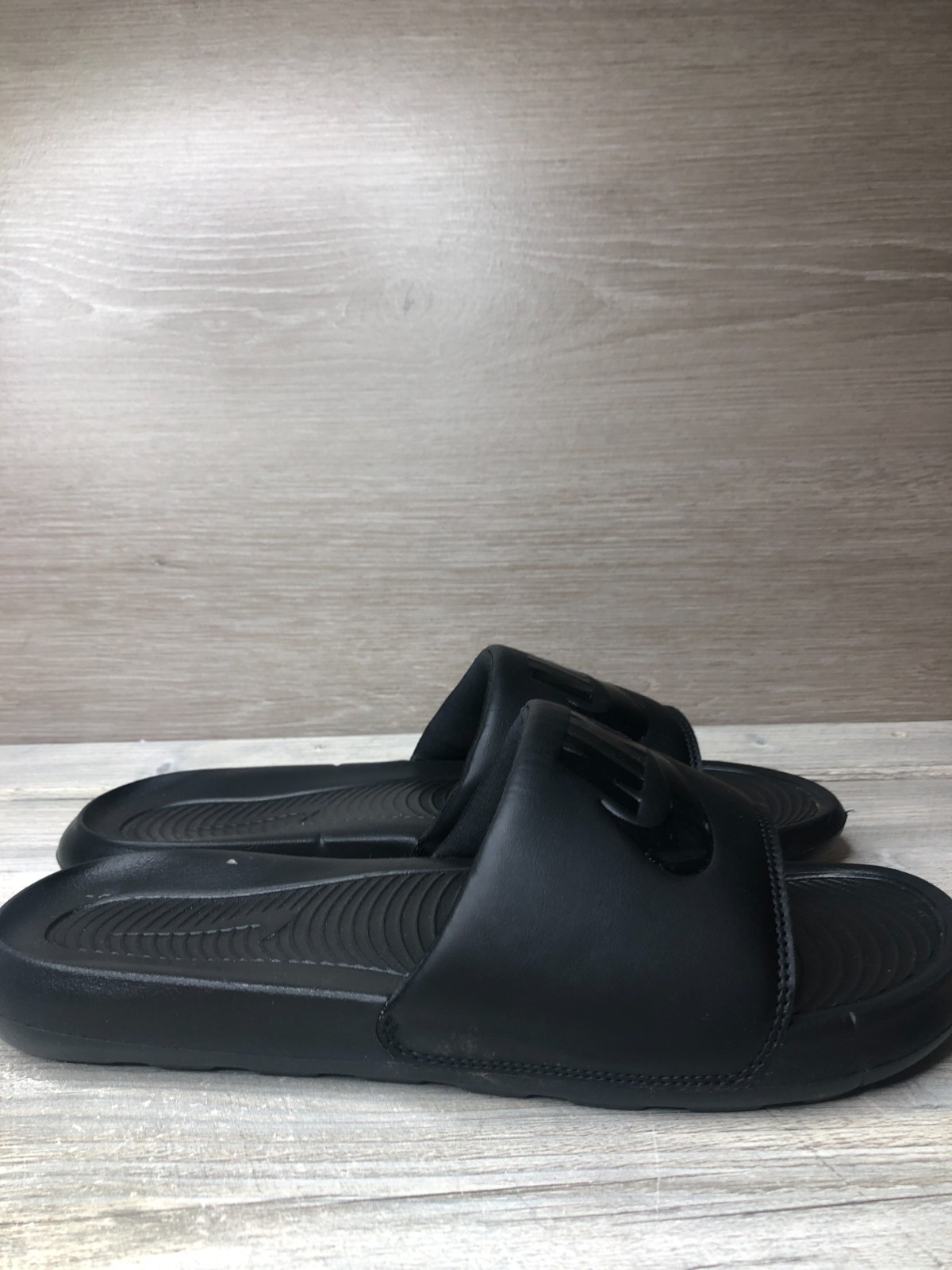 *NEW* Men NIKE VICTORI ONE SLIDES BLACK/BLACK Sz 10M