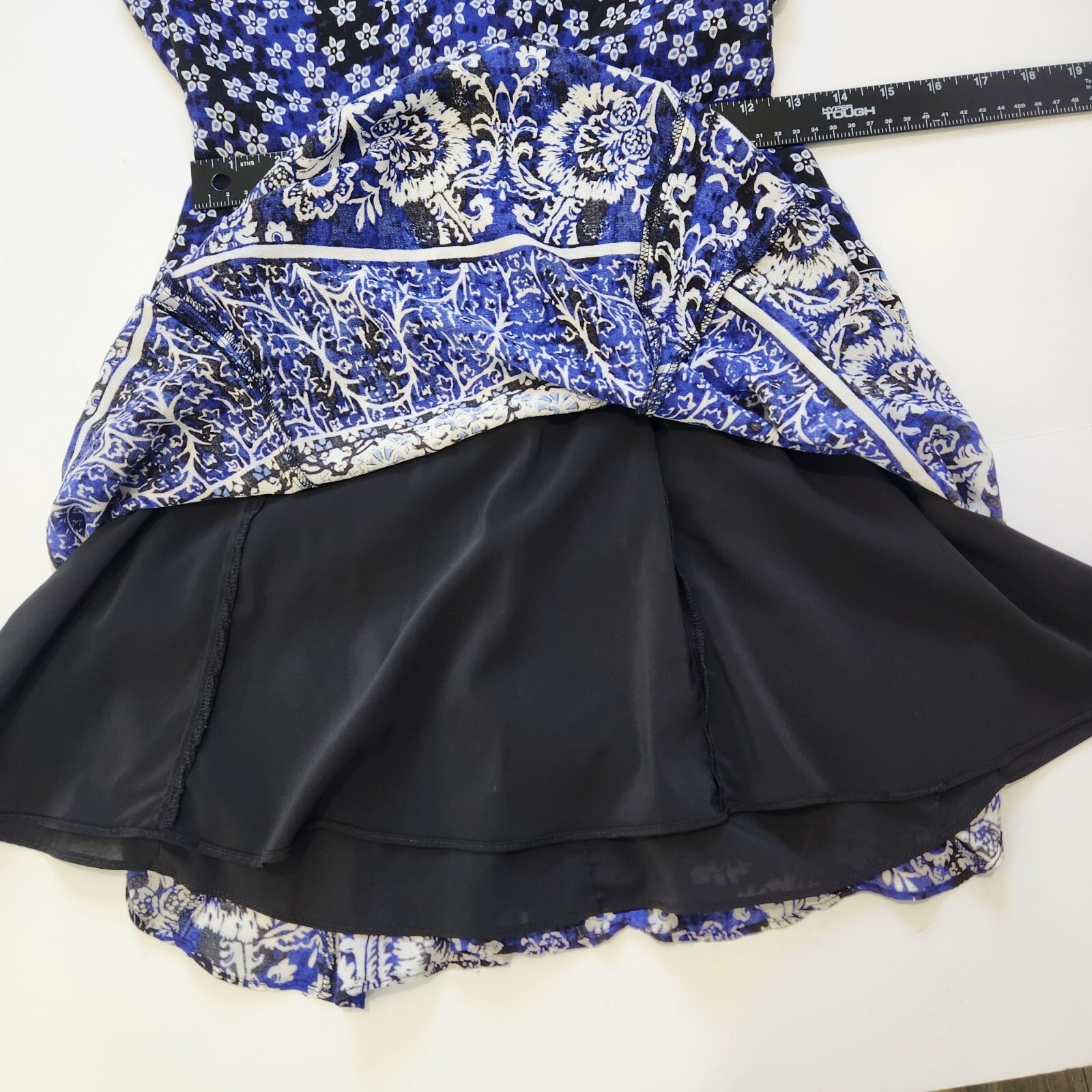 Lovers + Friends Cassidy V-Neck Mini Dress Size XS Paisley Black Blue