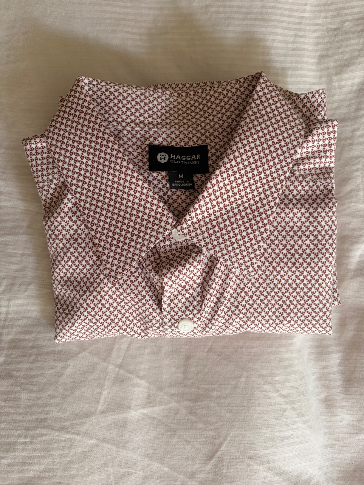 Haggar Clothing Mens Medium Long Sleeve Red and White Geometric Button Down