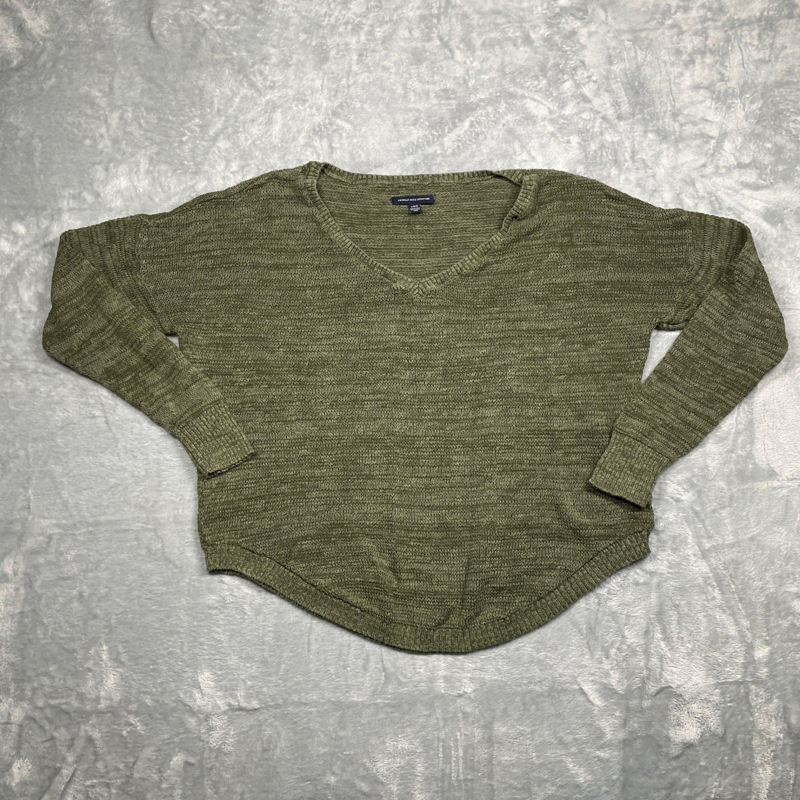 American Eagle Lightweight Sweater Womens Olive Green V-Neck Curved Hem Marled L