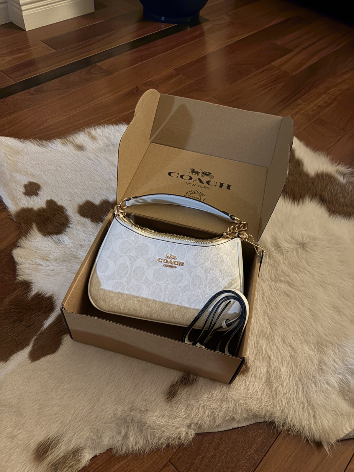 White coach shoulder teri bag