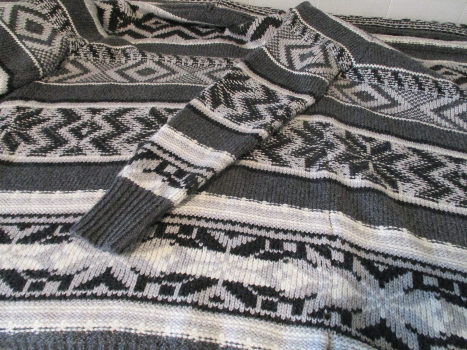 OLD NAVY GRAY BLACK OPEN FRONT HEAVY KNIT CARDIGAN SWEATER SIZE M