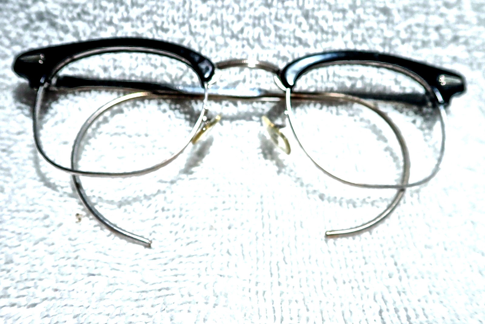 1955 12K SHURON FRAME 46-22 ADD 6 1/4″ CABEL TEMPLES IN REASONABLE CONDITION!