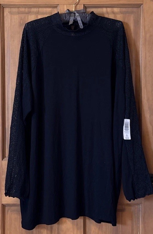 TORRID LONG SLEEVE LACE TOP SUPER SOFT 3 3X 3XL 22/24 NEW