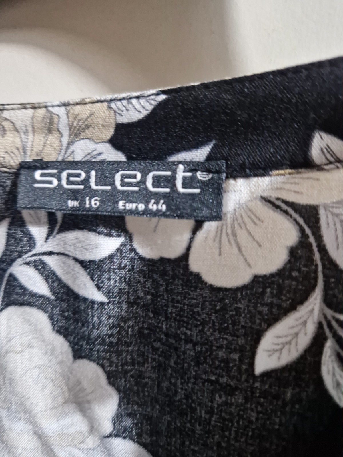 Select Ladies Top Blouse Size XL 16 BRAND NEW Without Tags Black/Cream