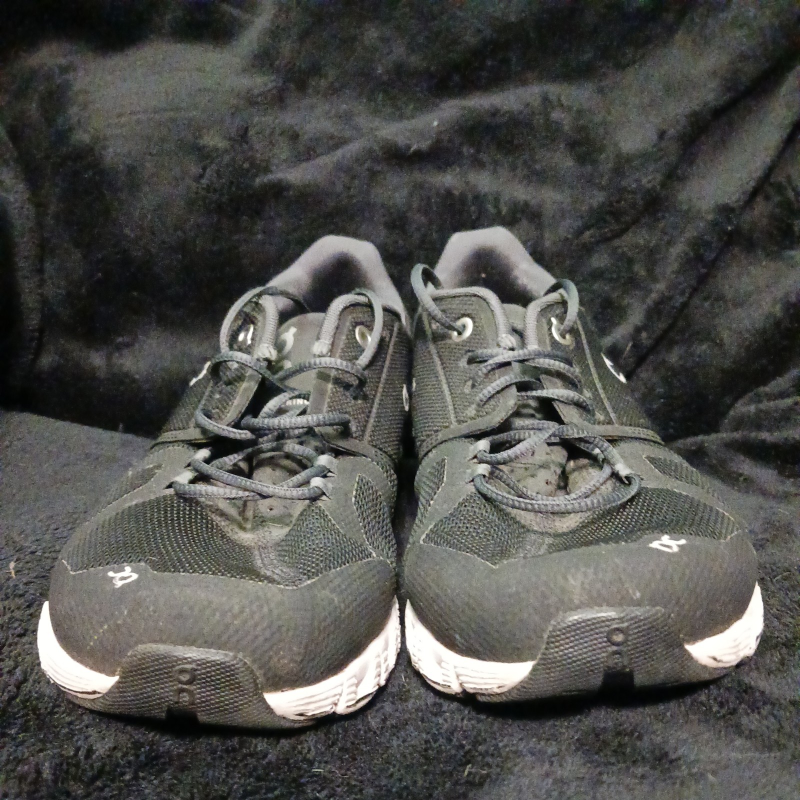EUC Cloud /White_Black/White Size M9 Running Shoes