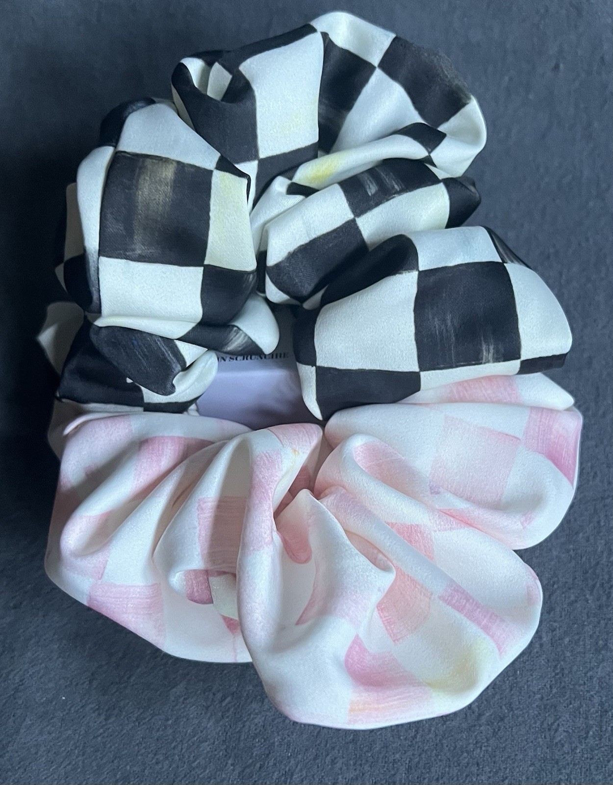 Goody x MacKenzie Childs SATIN SCRUNCHIE 2CT in the Courtly & Rosy Check Pattern