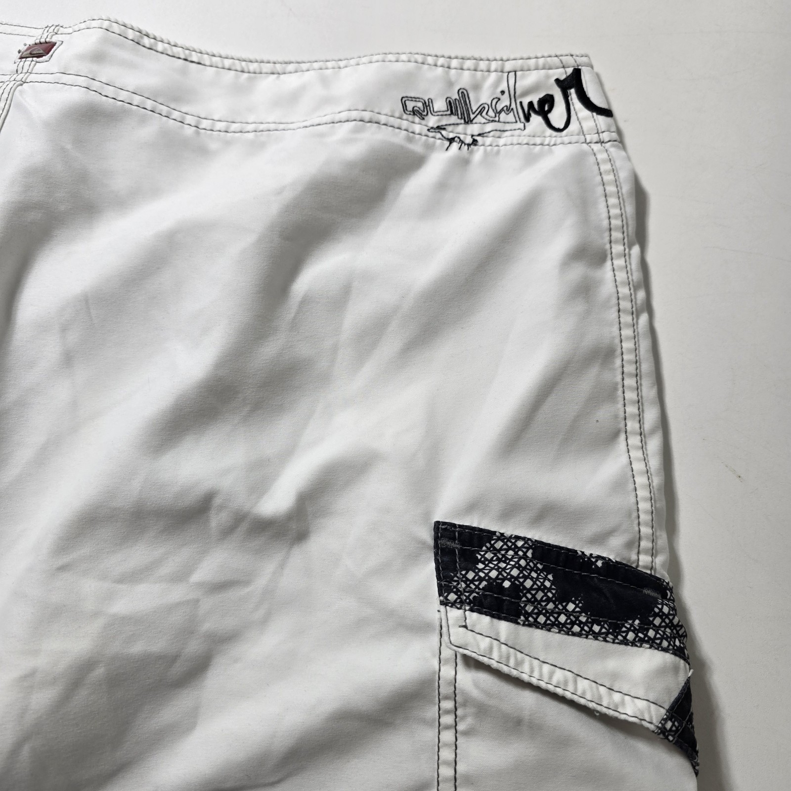 Y2K Quiksilver Board Shorts – 38 Red Star