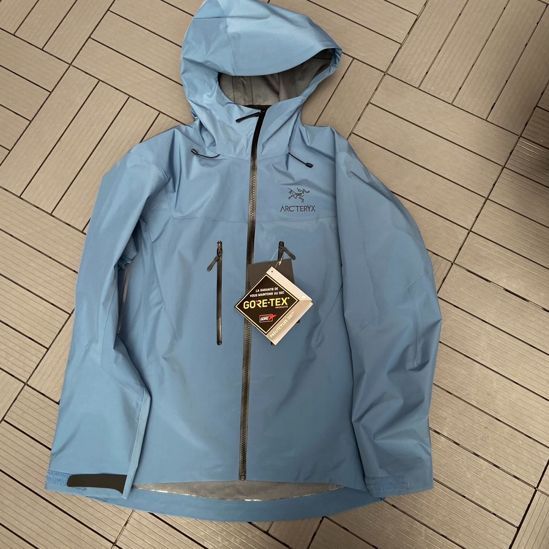 Arcteryx Alpha SV winter Jacket Men’s Light Blue Size M new