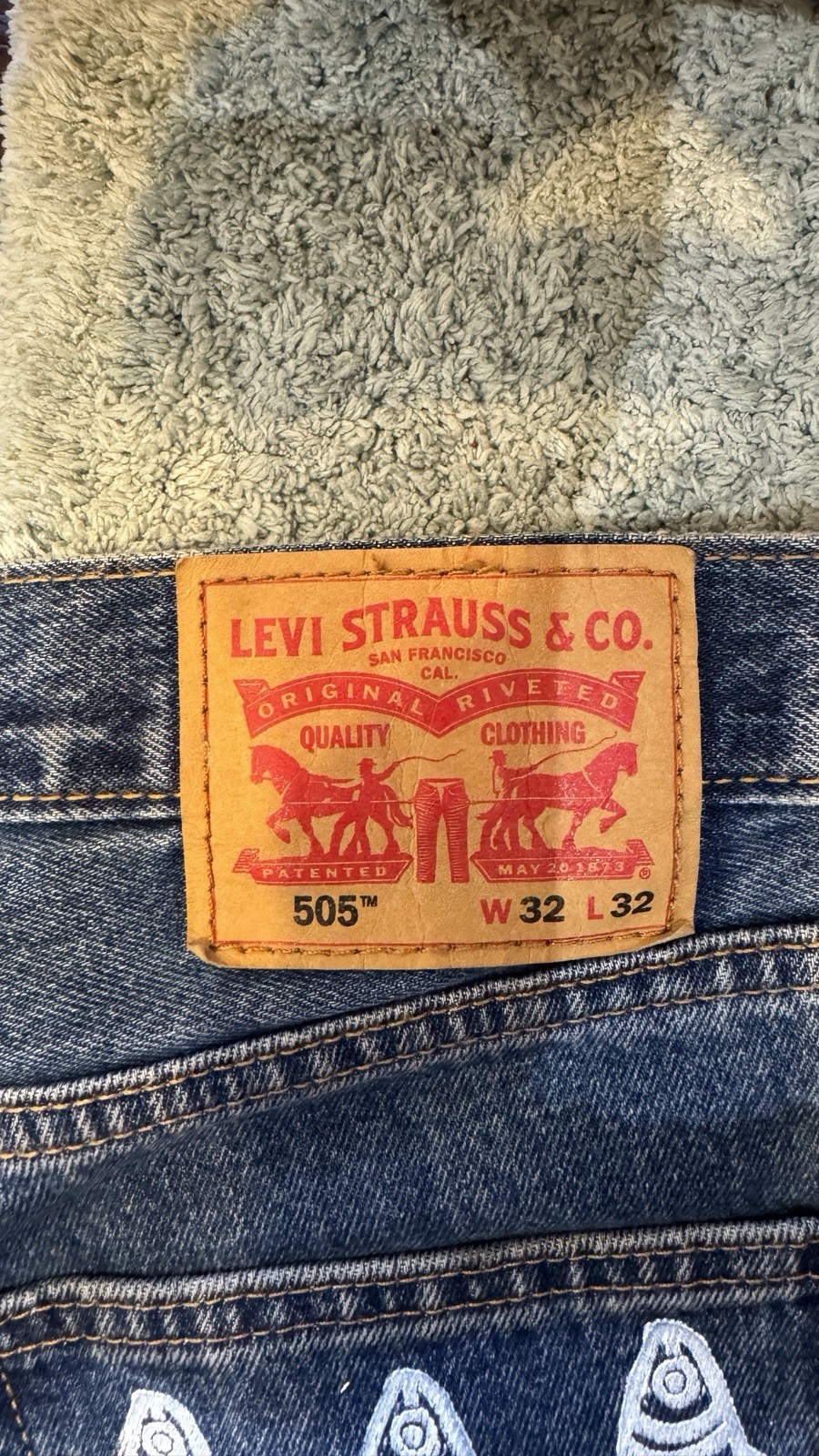 Levi’s 505 Men’s Jeans 32×32 With Fish Prints
