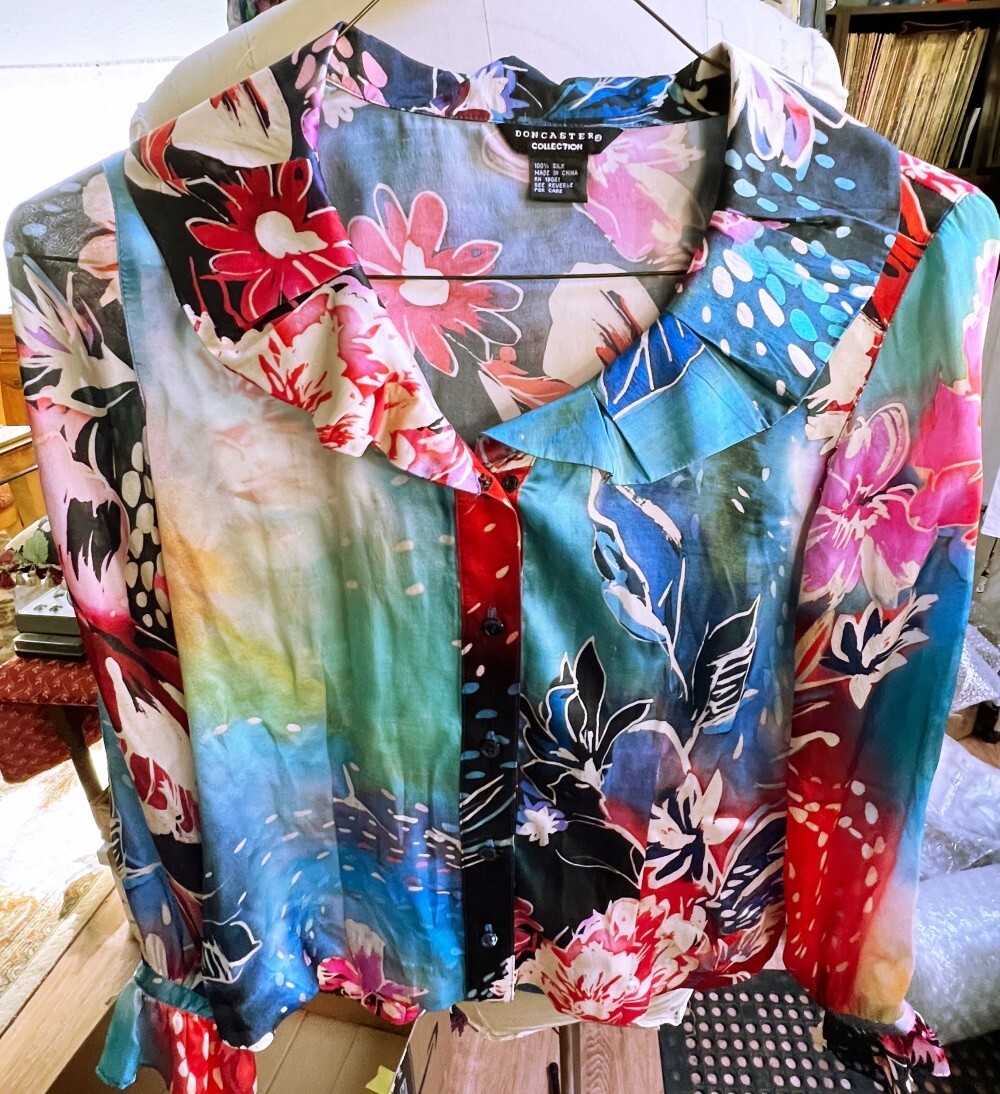 DONCASTER 100% SILK BLOUSE SIZE 6 BUTTON CLOSURE 3/4 BUTTONED CUFF