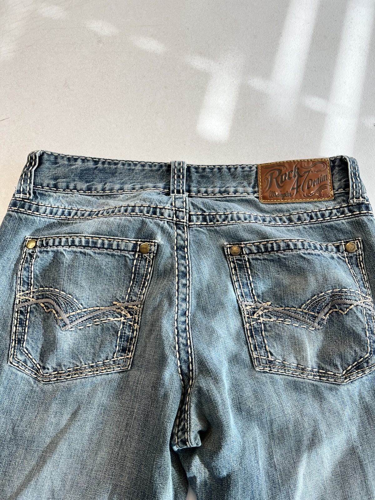 Wrangler Rock 47 Jeans Men’s Relaxed Boot Cut Thick Stitch Denim Size 32×36