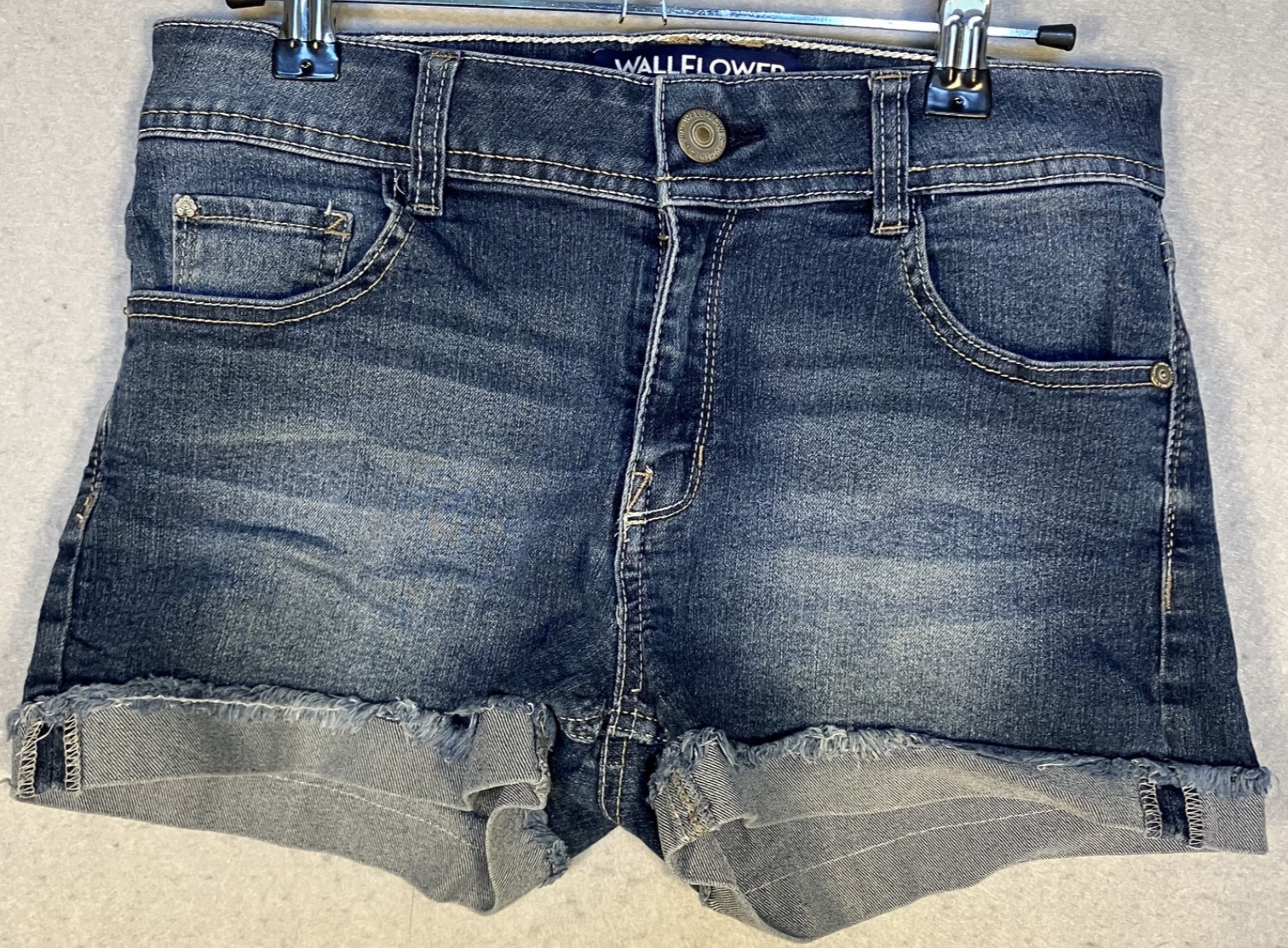 Wallflower Legendary Jean Short Shorts Size 5 Blue Denim Cuffed Pre Owned #3631