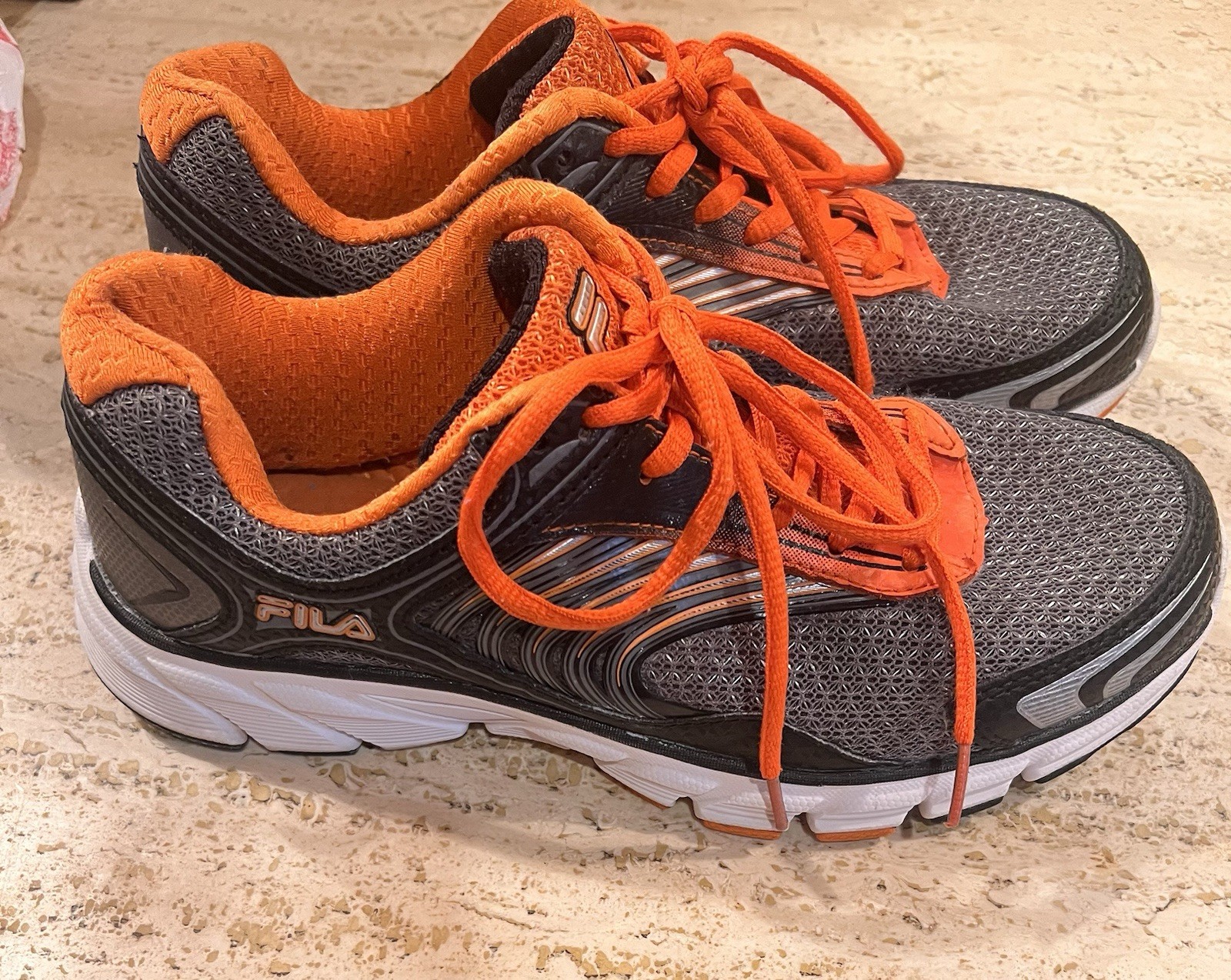 FILA Boys Low Top Athletic Sneakers Gray/Orange/Black Lace Up US 7 EU 39.5