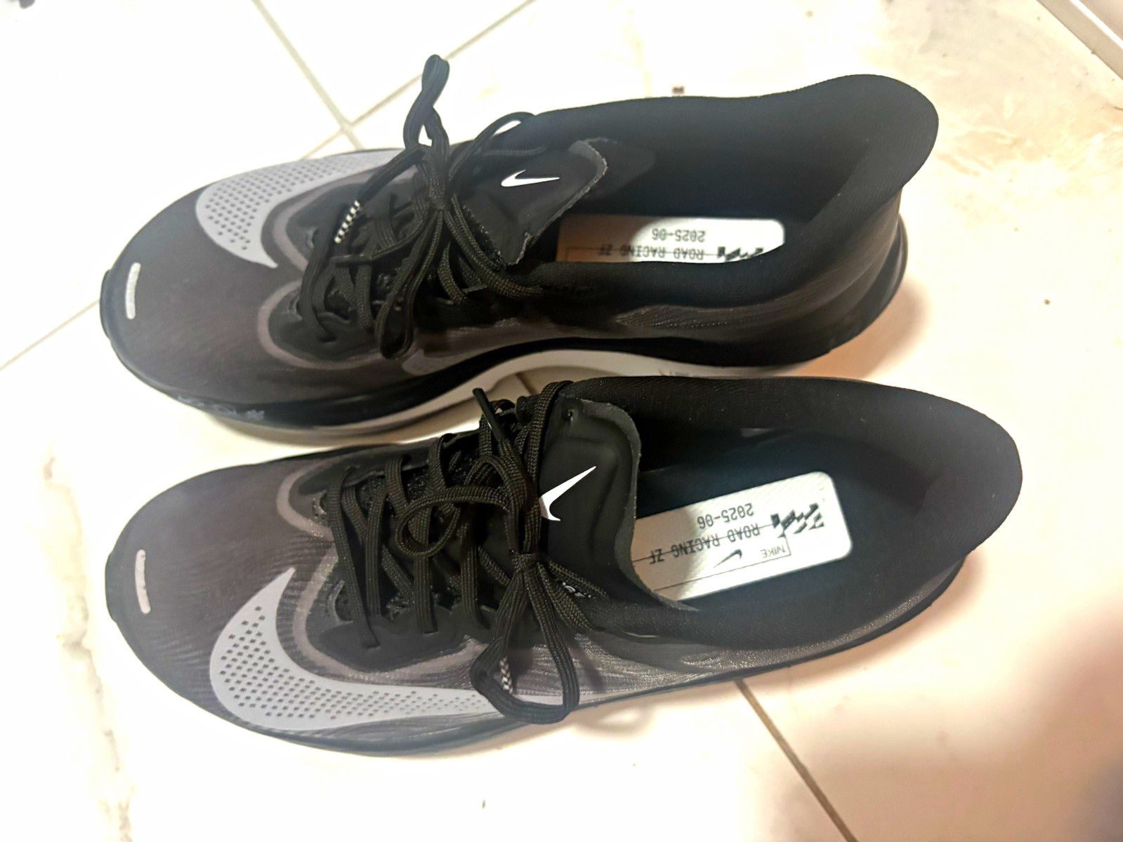 Nike Zoom Fly 6 ZoomX Men’s Running Sneaker M Black/Gray/White Lace Up
