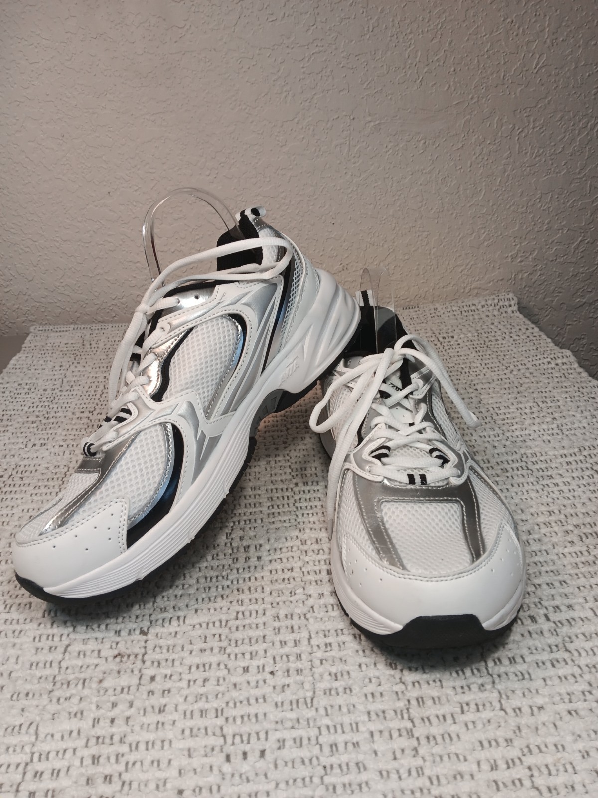 Avia Men’s 5000 Athletic Performance Running Sneakers Wide Width sz 9.5