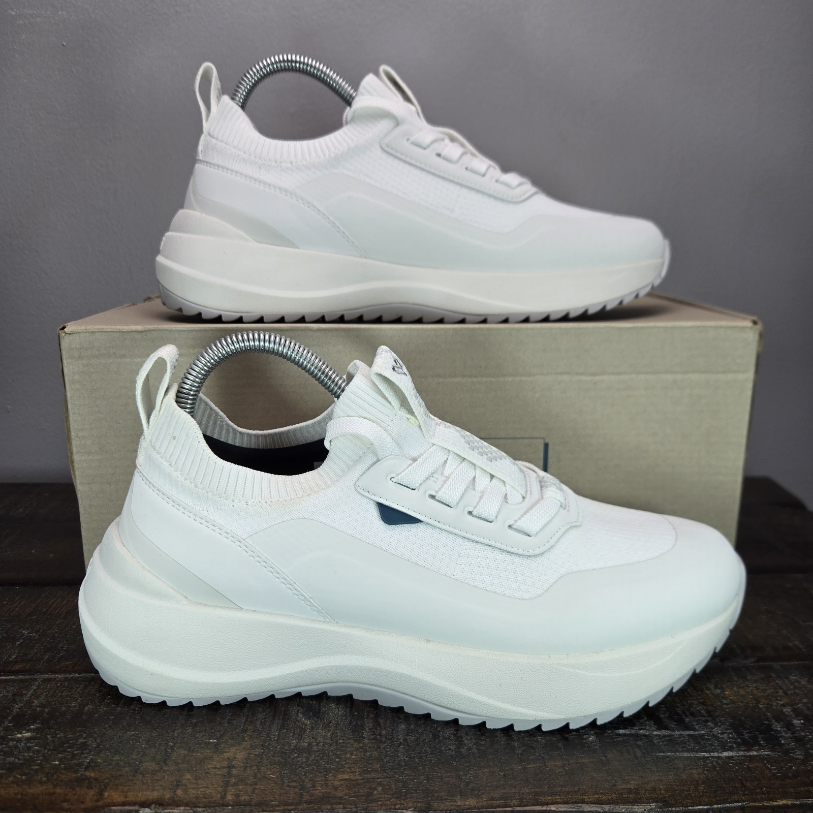 Vessi Stormburst Low top Womens Size 8 Waterproof Shoes Sneakers Hiking White
