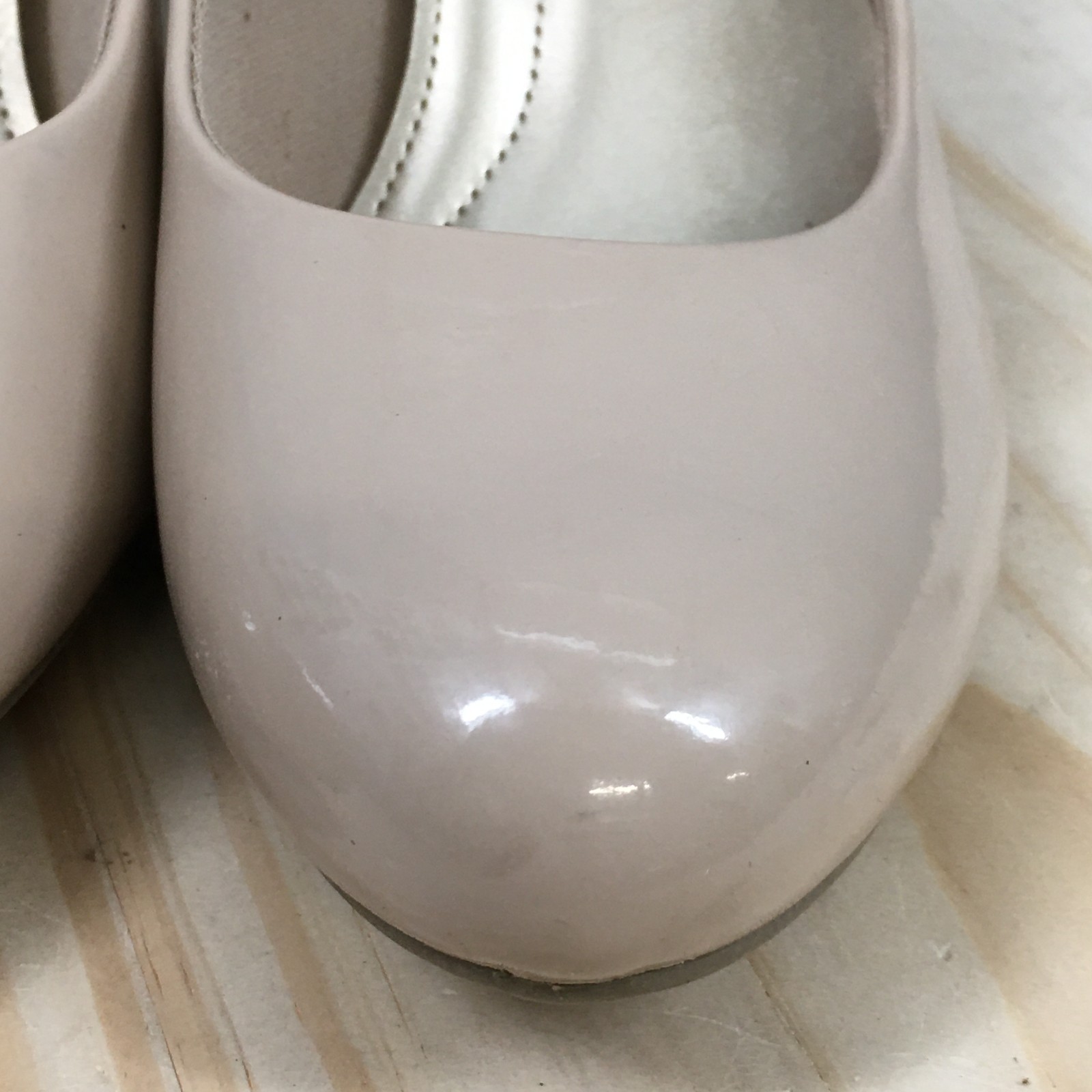 Comfort Plus by Predictions Heels Womens 9.5 Pumps Beige Patent Leather Casual