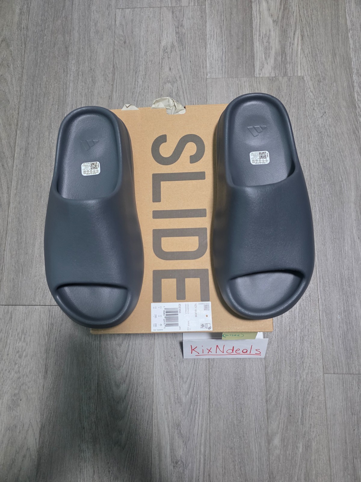 Authentic Adidas Yeezy Slide SLATE GREY Sandal ID2350 US Size 11 yzy rnr wave