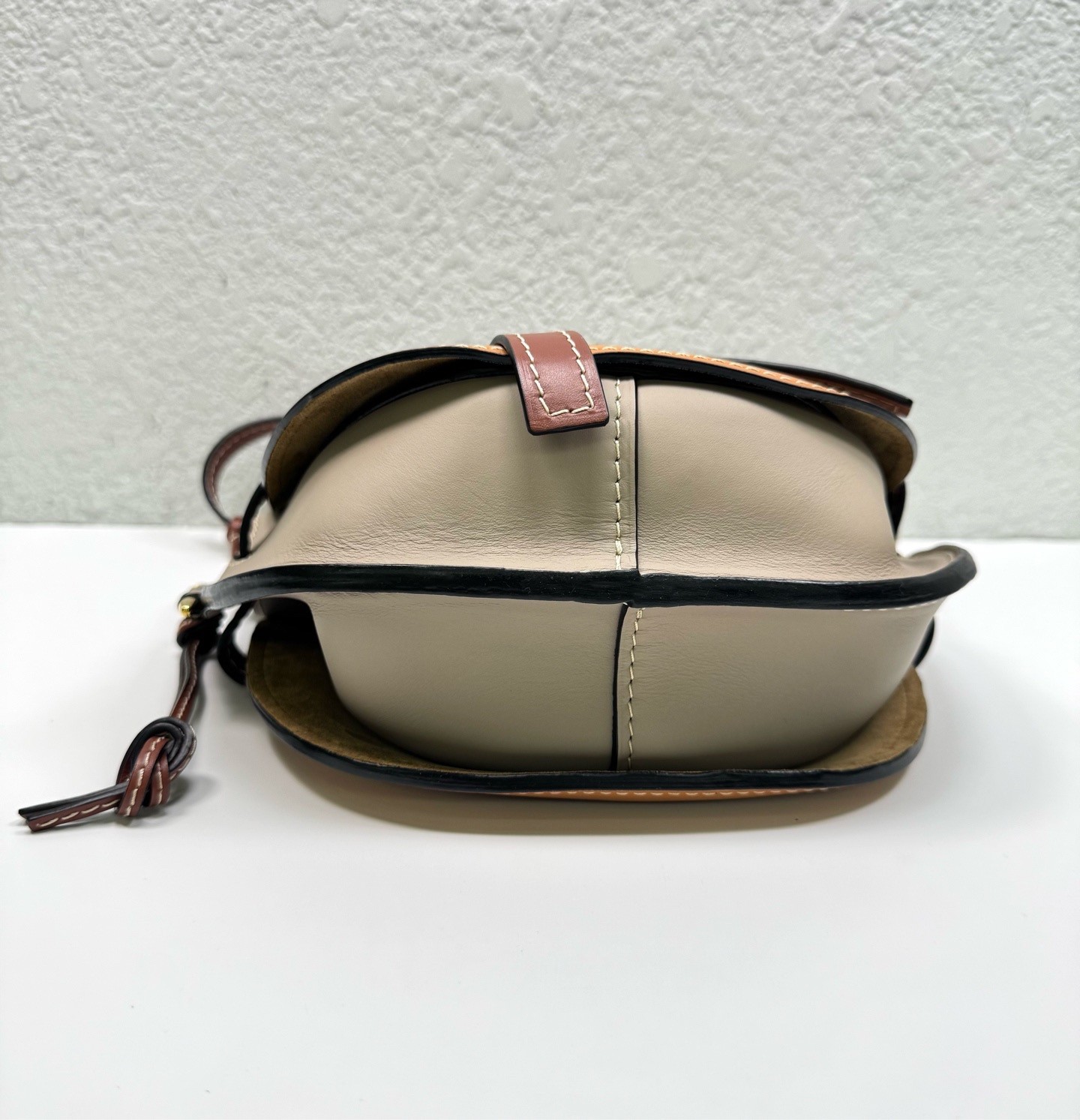 Loewe Pre-Owned Authentic Saddle Bag Caramel Free Tracked Shipping
