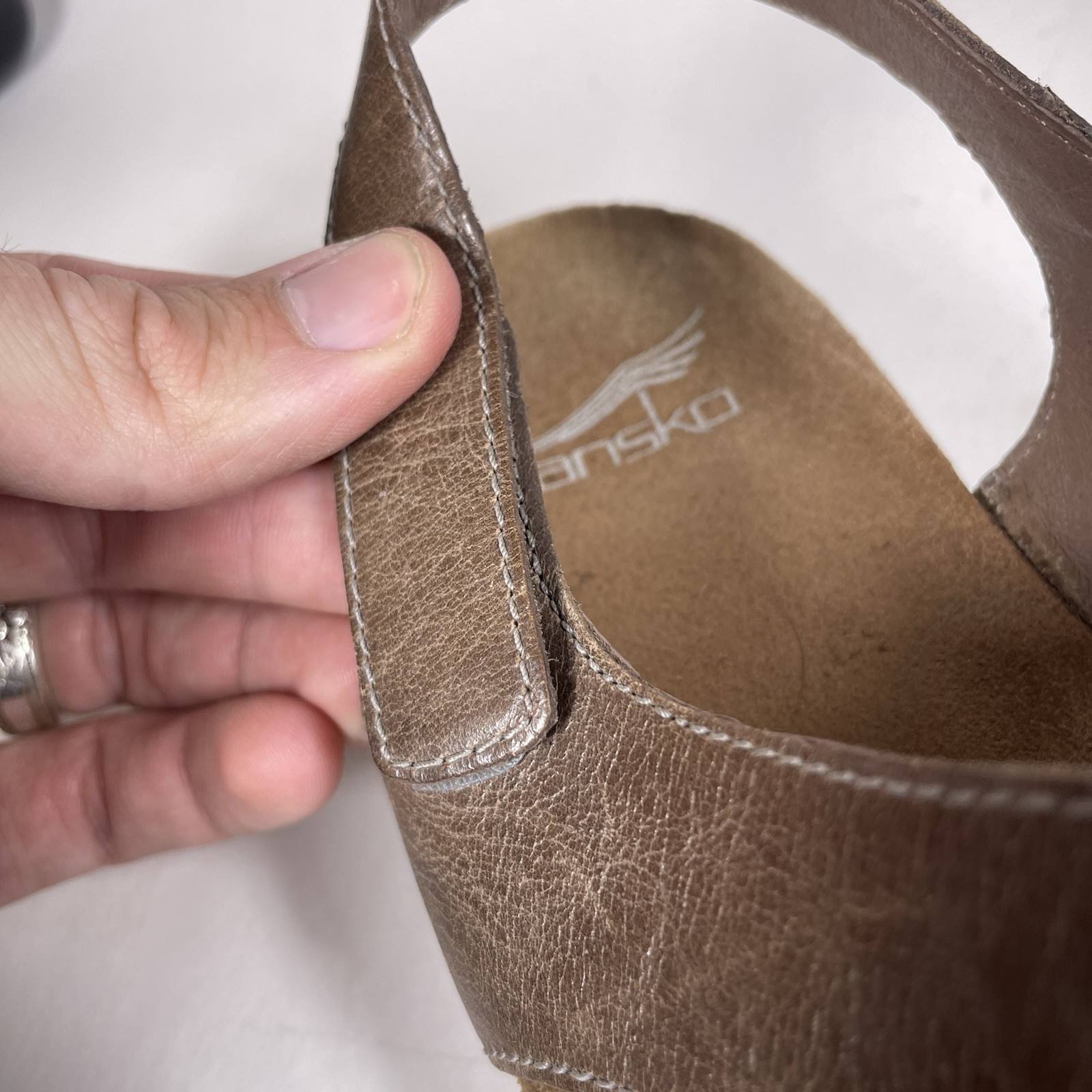 Size 42 – Dansko Reece Stone Women’s Loop Sandal Thong Toe Strap Brown