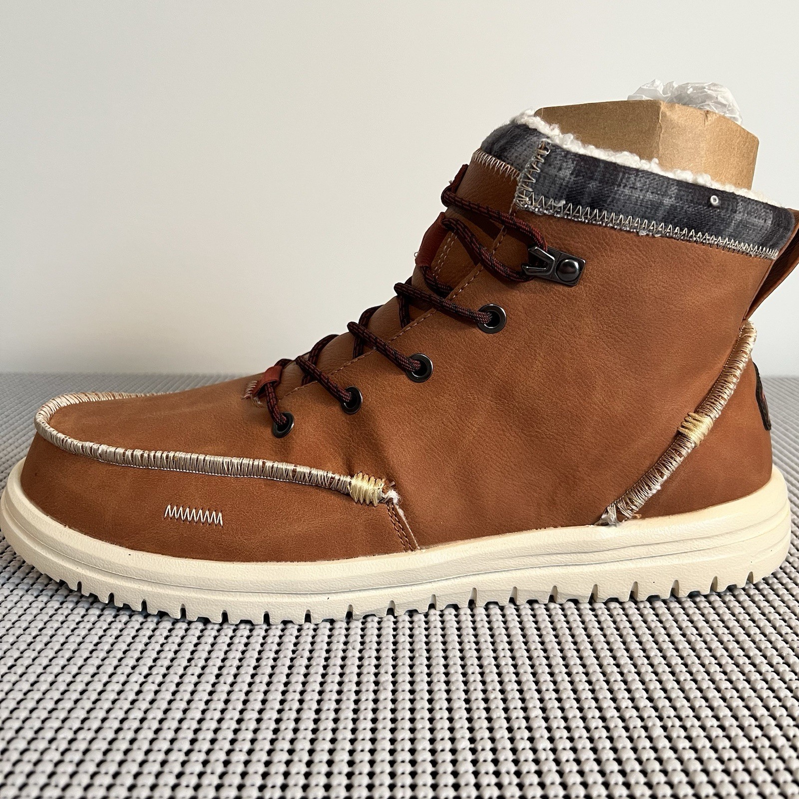 HEY DUDE Bradley Classic Cozy Winter Lined Leather Boots Cognac Brown – Men’s 12