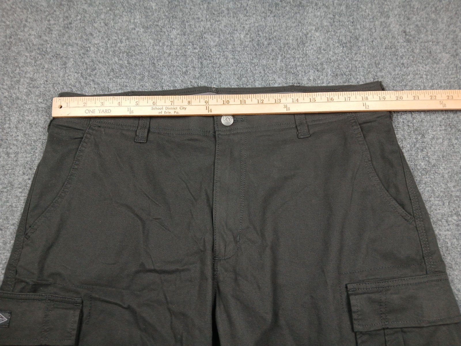 Lee Extreme Motion Black Cargo Shorts Mens Size 38 Waist Stretch