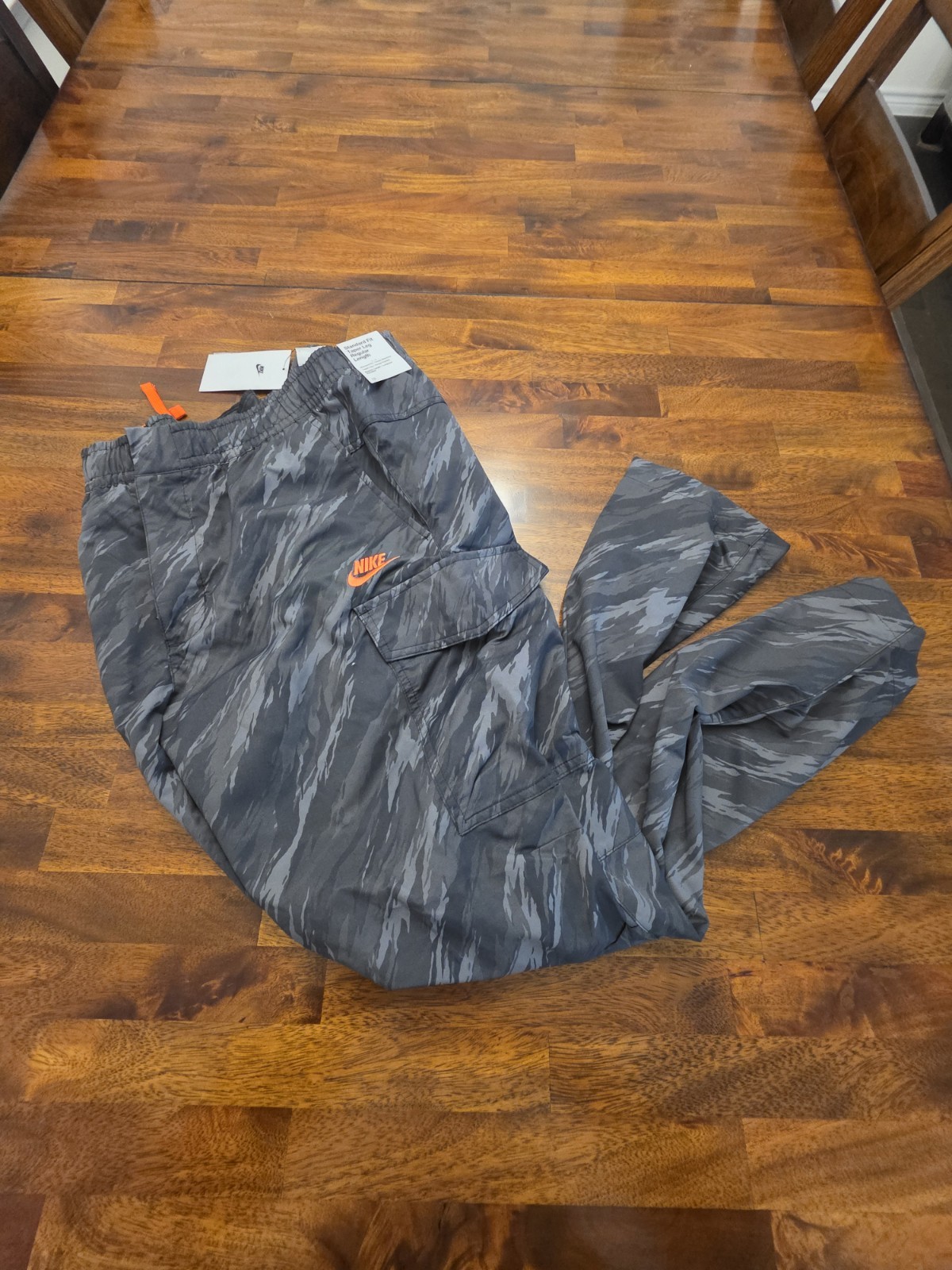 nike cargo pants camo black grey gray orange anthracite large womens
