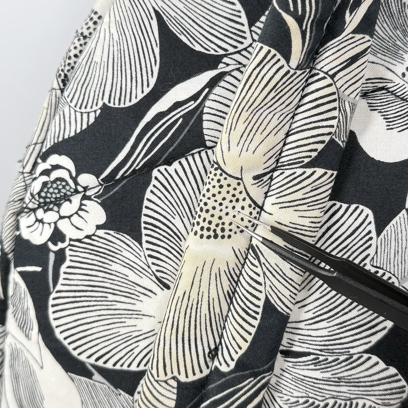 Vera Bradley Sling Pack Quilted Bedford Bloom Black White Floral Boho Travel