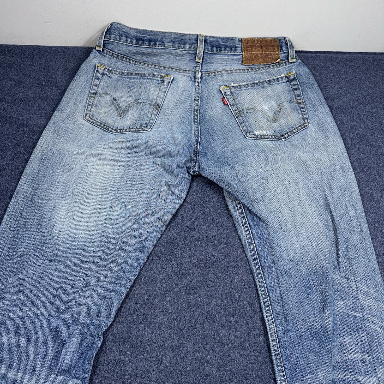 Y2K Vintage Distressed Levi’s 527 Low Boot Cut Men’s Jeans Medium Wash 32×34