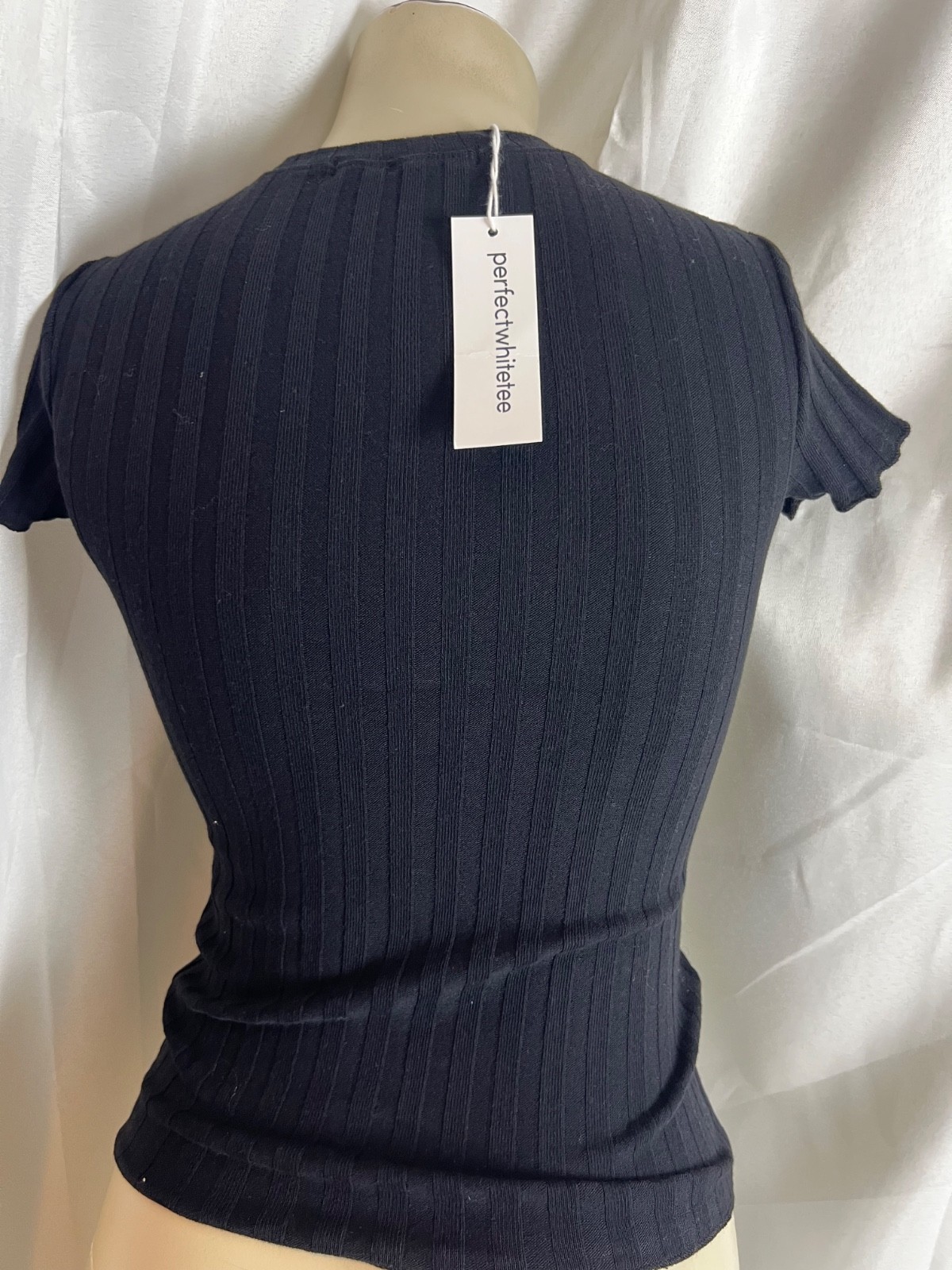 Perfectwhitetee black ribbed short-sleeve crew neck top size Small new
