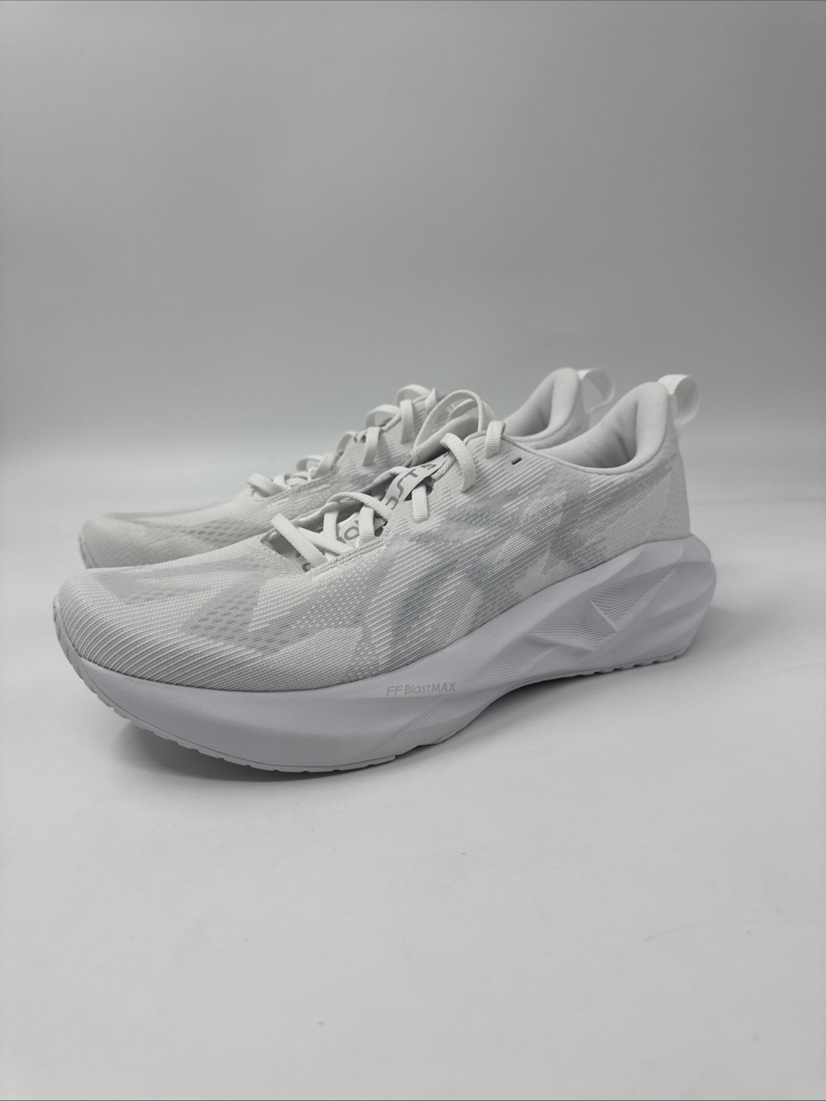 ASICS NOVABLAST 5 White/Piedmont Grey 1011B974-100 Men’s Sizes 8.5-13
