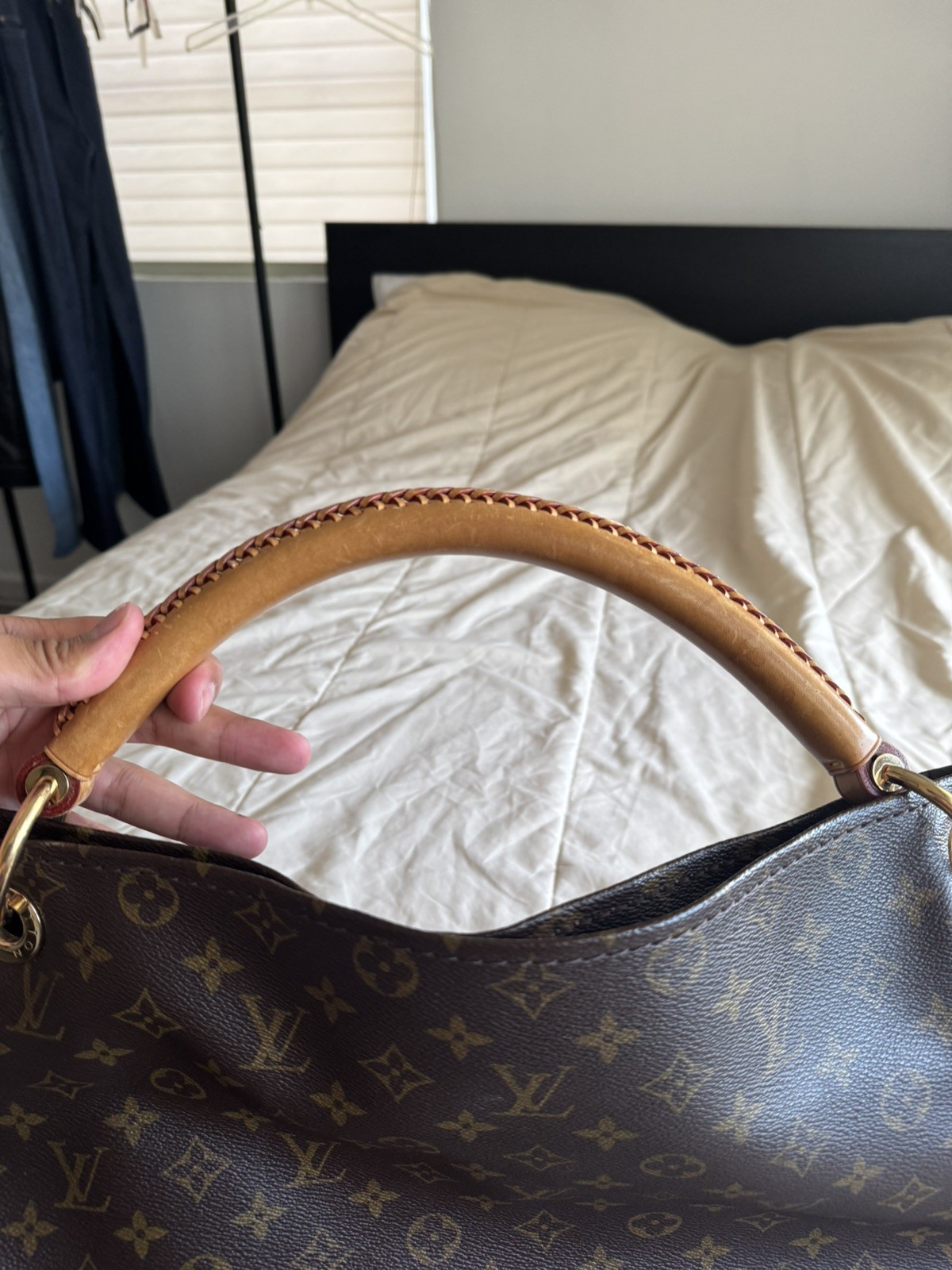 Louis Vuitton Artsy MM Hobo Bag