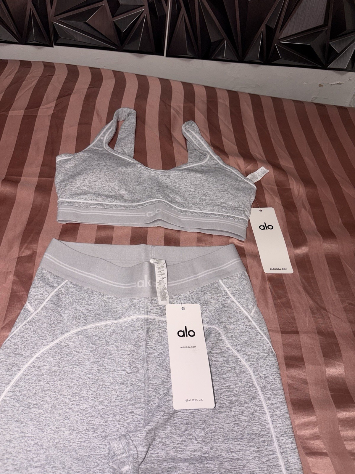 Yoga 2-Piece Heather Gray Bra & Leggings Set Women’s Yoga MEDIUM