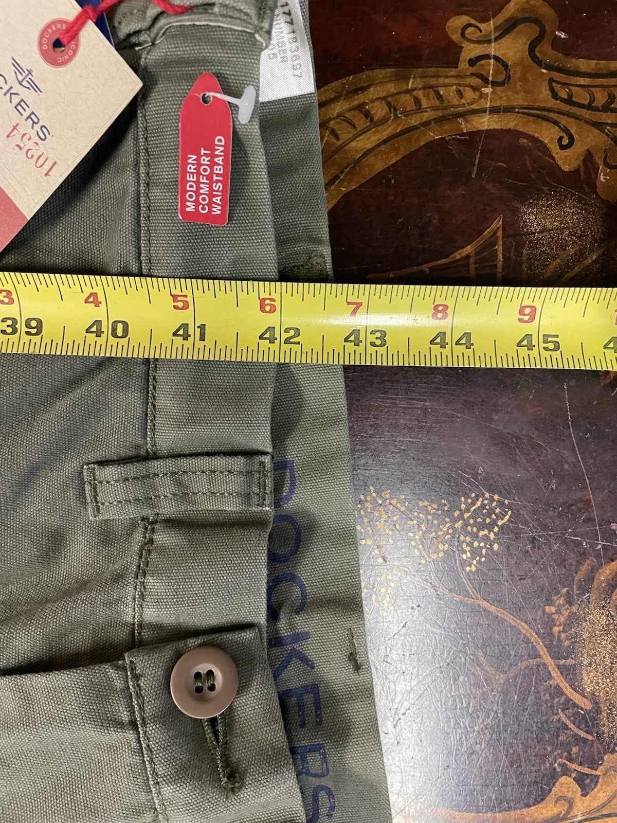 NWT Dockers Mens Green Iconic Ultimate Cargo Pant Comfort Waistband W 33 L 32