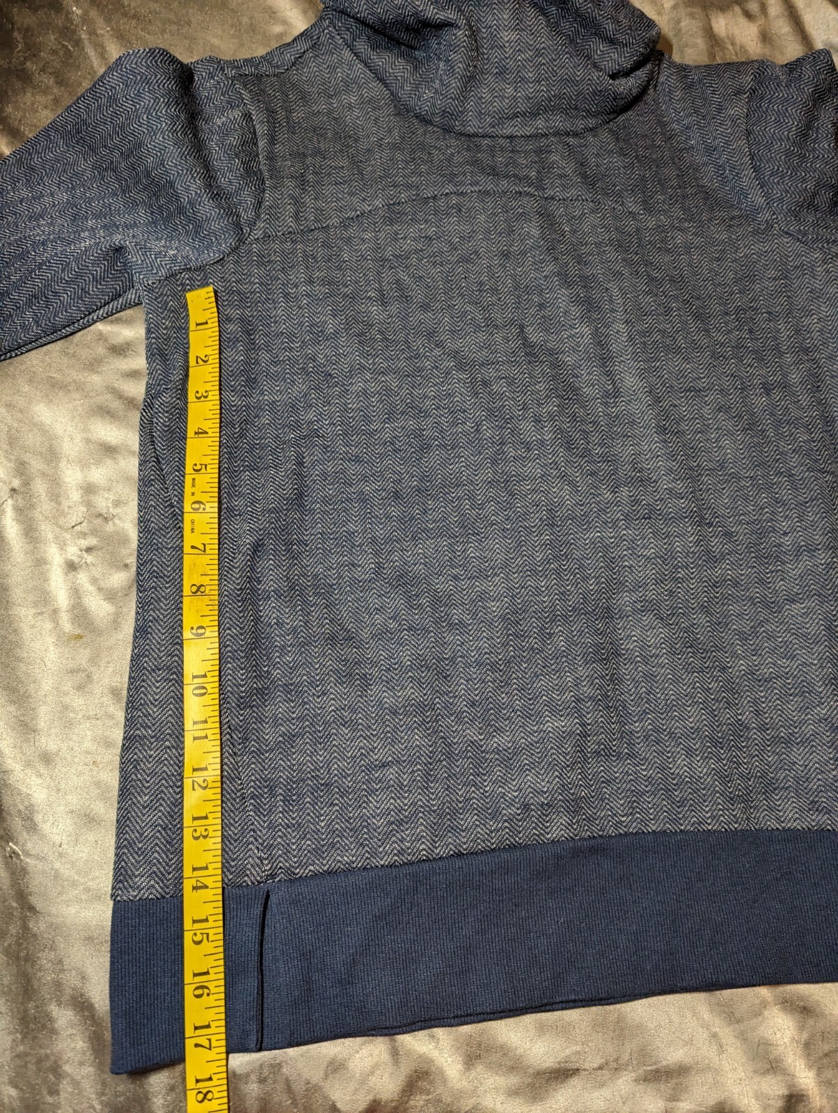 AVIA Blue Sweatshirt HERRINGBONE Pullover THUMB HOLES Athletic Size Small NWT