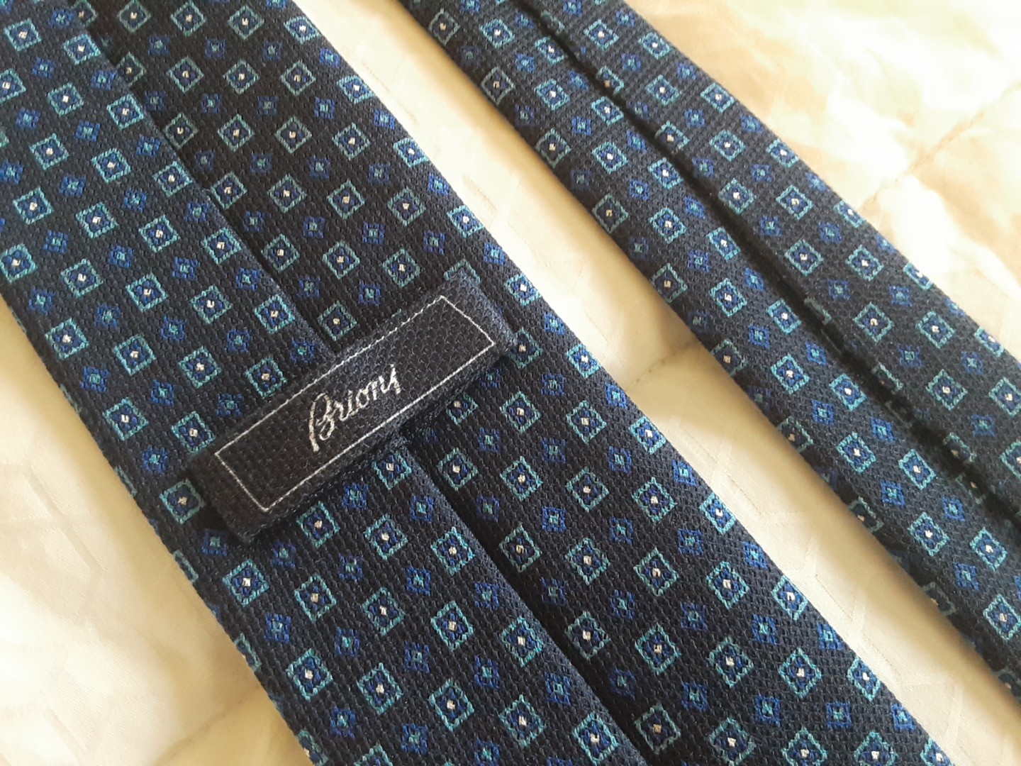 Brioni Silk Jacquard Tie 3.25″ x 61″ Navy Blue Foulard Handmade in Italy