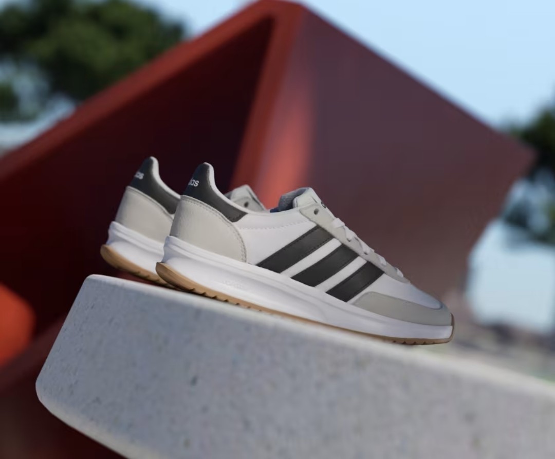 Size 7-Adidas Run 70s 2.0 Juniors White/black/grey (JI2266)