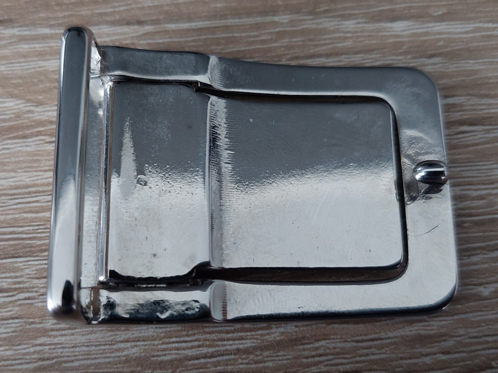 VTG St. John Ambulance Belt Buckle, size 4.6 x 3.2 cm/ 1.8 x 1.3 in, used, UK