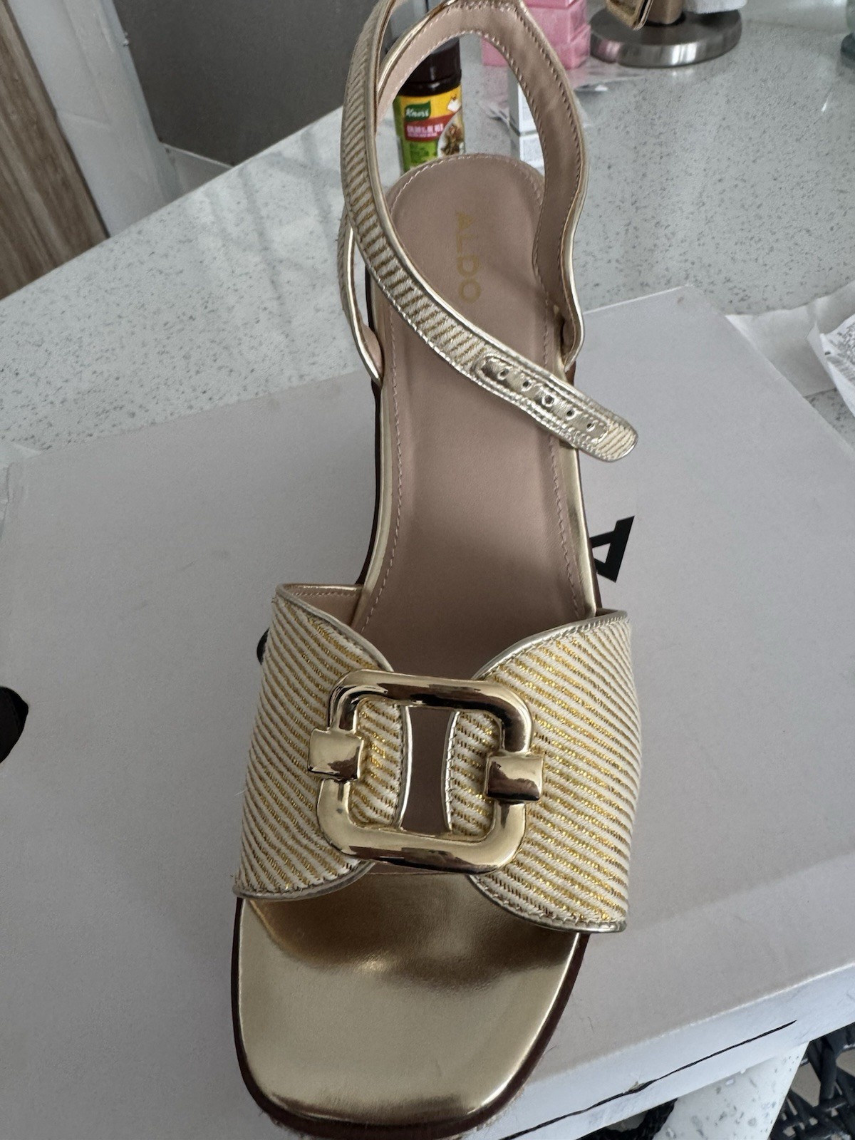 ALDO Women’s Gold/Beige Raffia Wedge Sandals Ankle Strap Buckle Striped 10