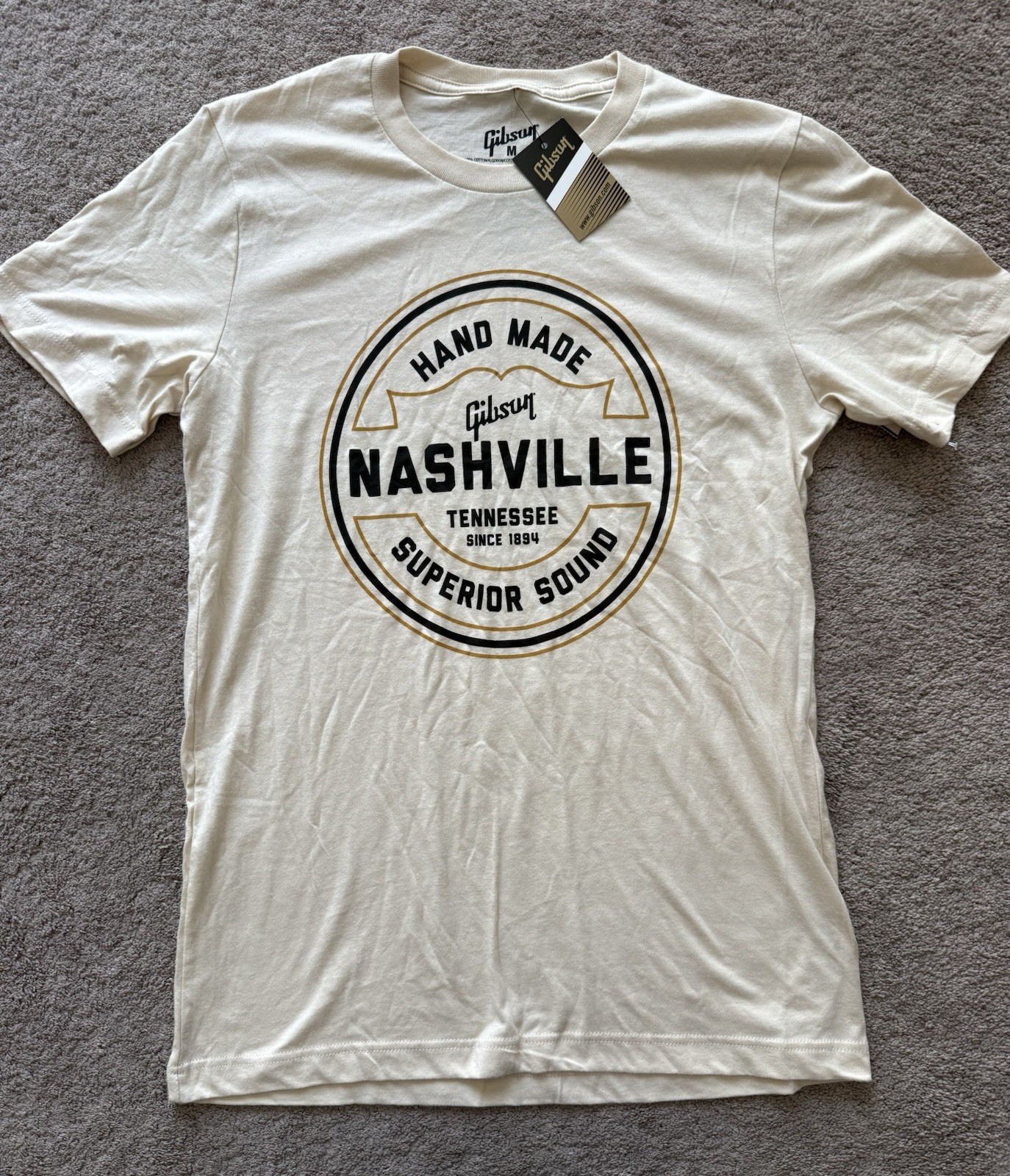 Gibson Guitars Hand Made in Nashville Cream Unisex Medium T-shirt – New