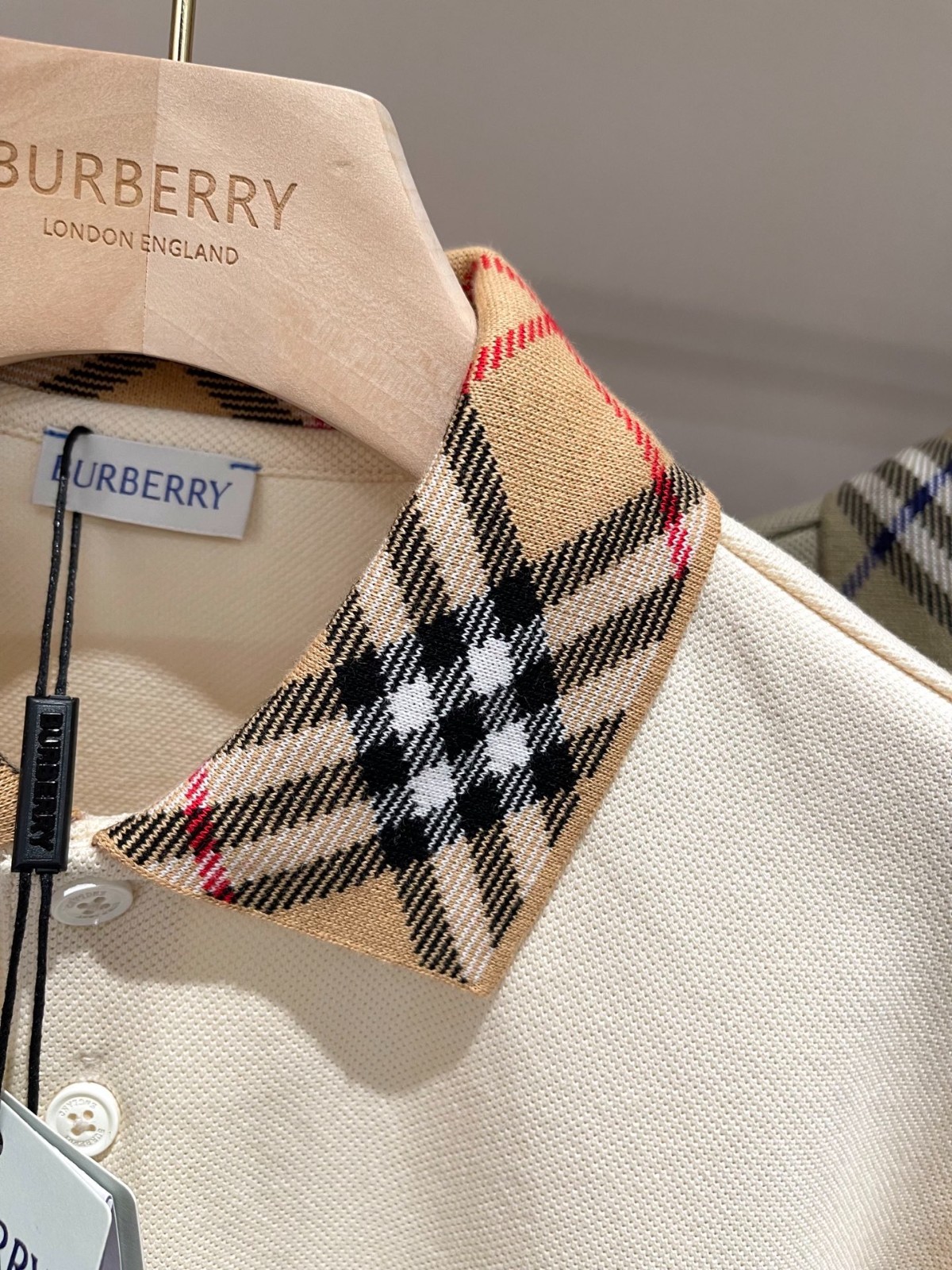 BURBERRY Polo Shirt Medium Black New With Tags White/Black/Green