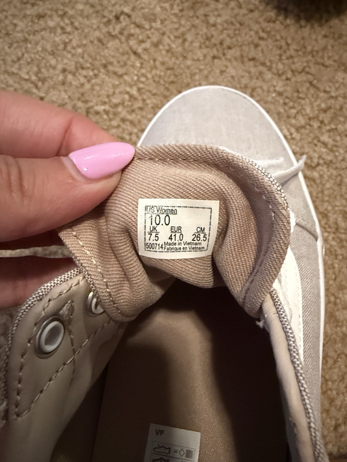 Women’s Vans Ward Lo Sneakers Size 10 Taupe And White
